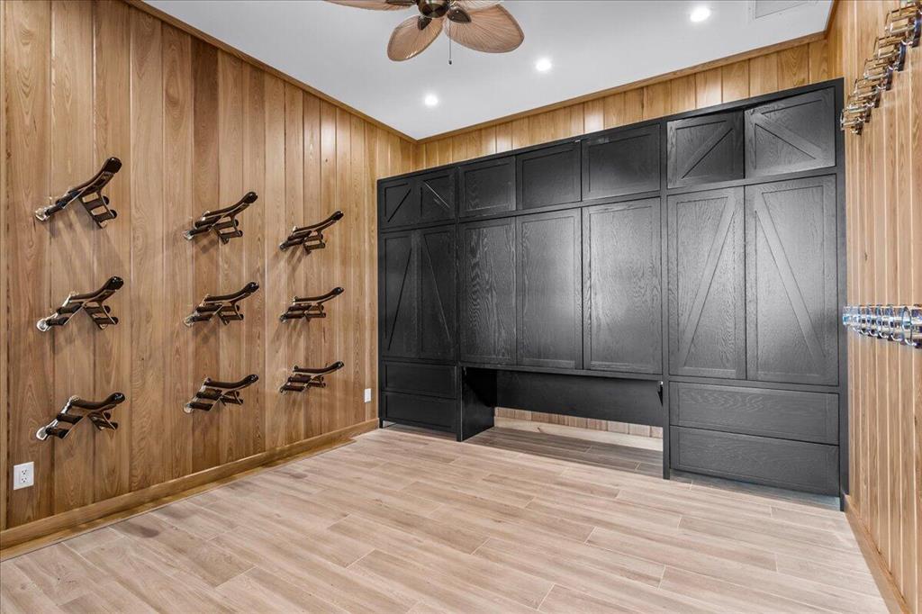 EQUESTRIAN CLUB - Residential