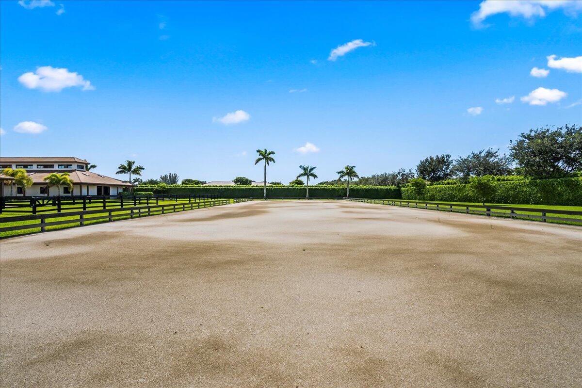 EQUESTRIAN CLUB - Residential