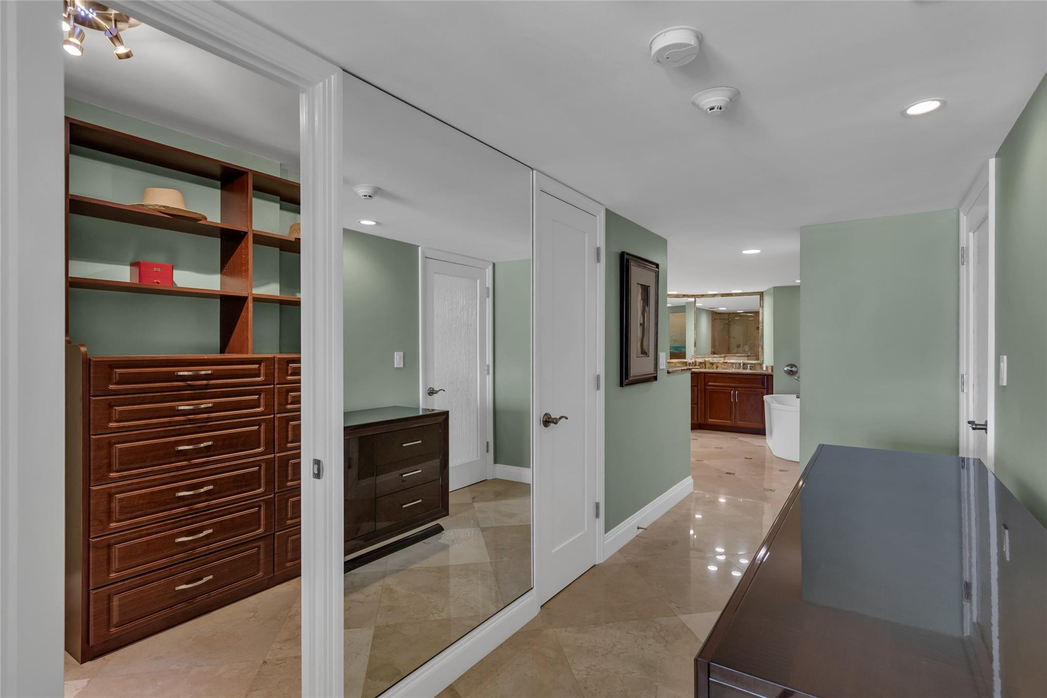 POINT OF AMERICAS PHASE II CONDO - Residential