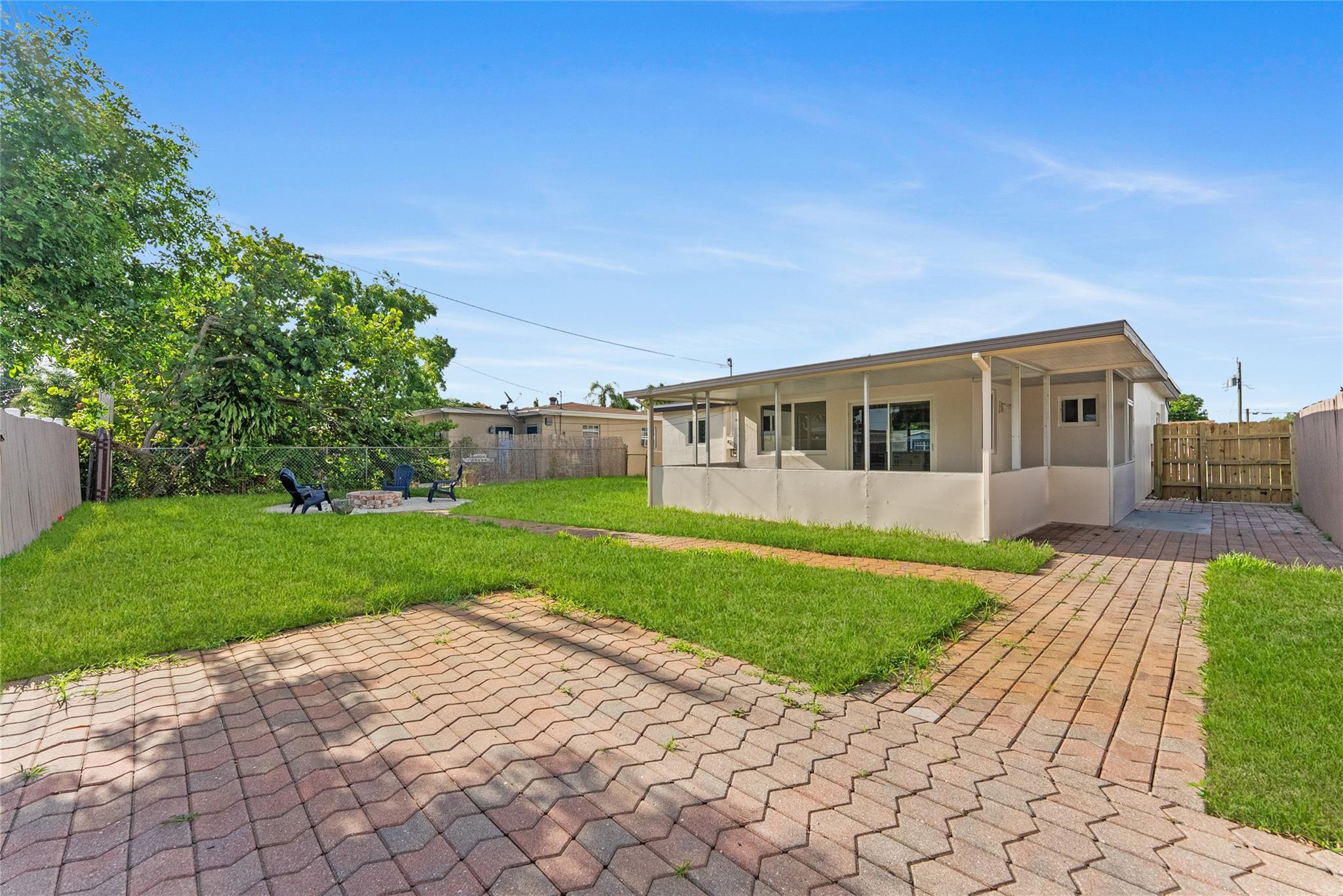 Pembroke Pines 3 39-27 B - Residential