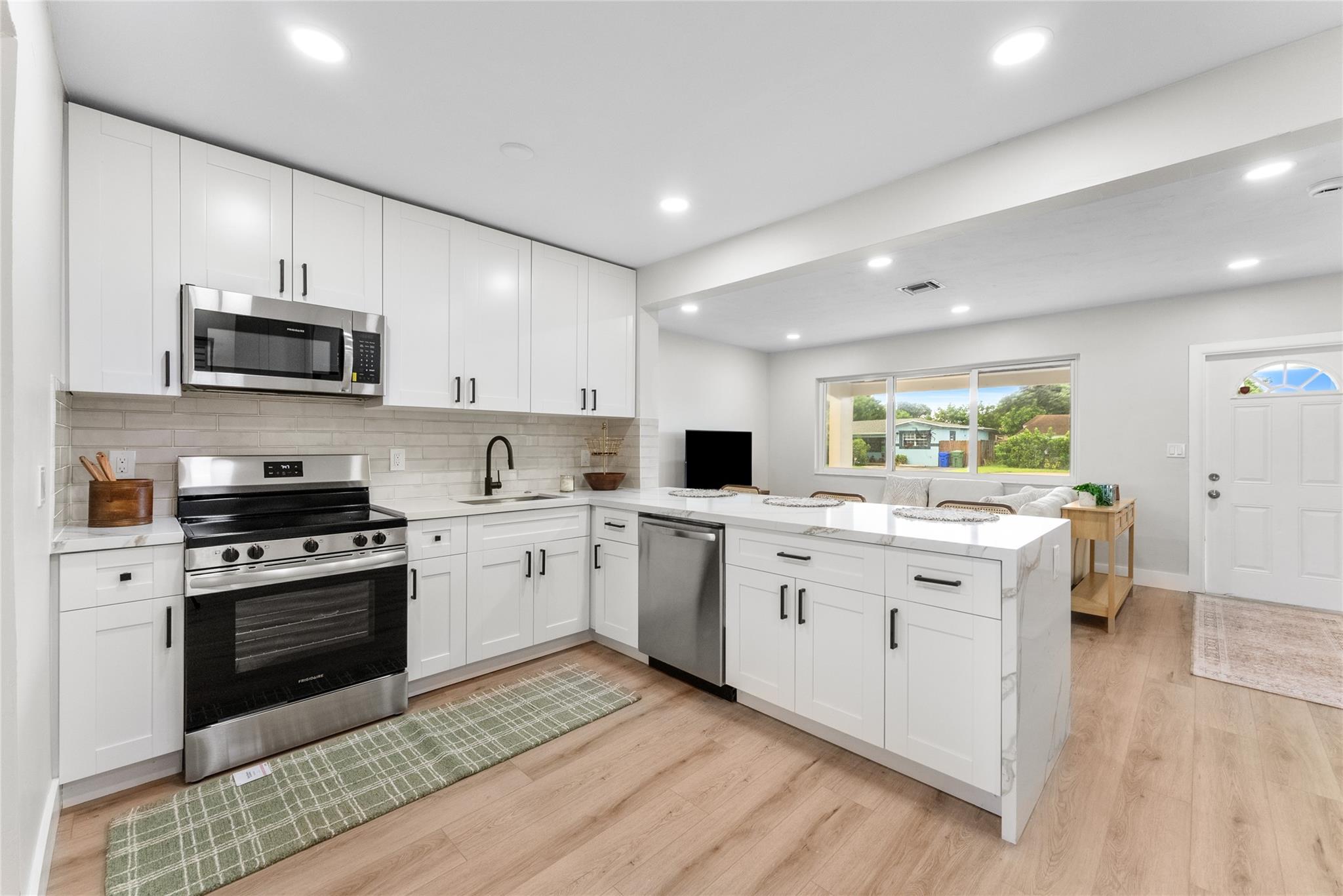 Pembroke Pines 3 39-27 B - Residential