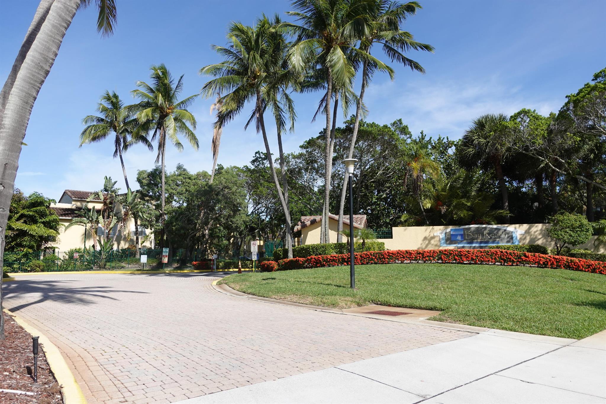 BAY REACH CONDO - Residential