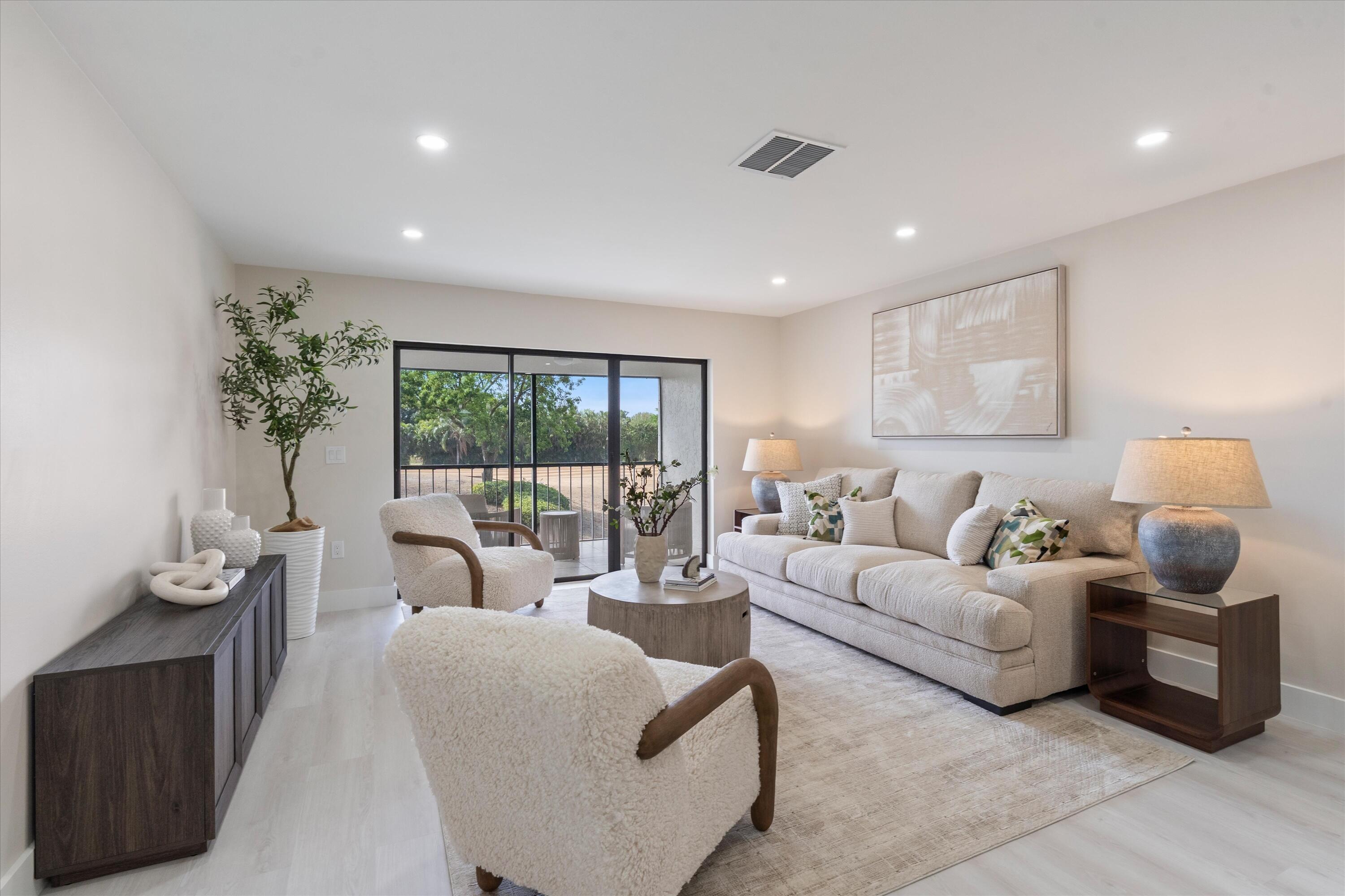 STRATFORD AT HUNTERS RUN CONDO - Residential