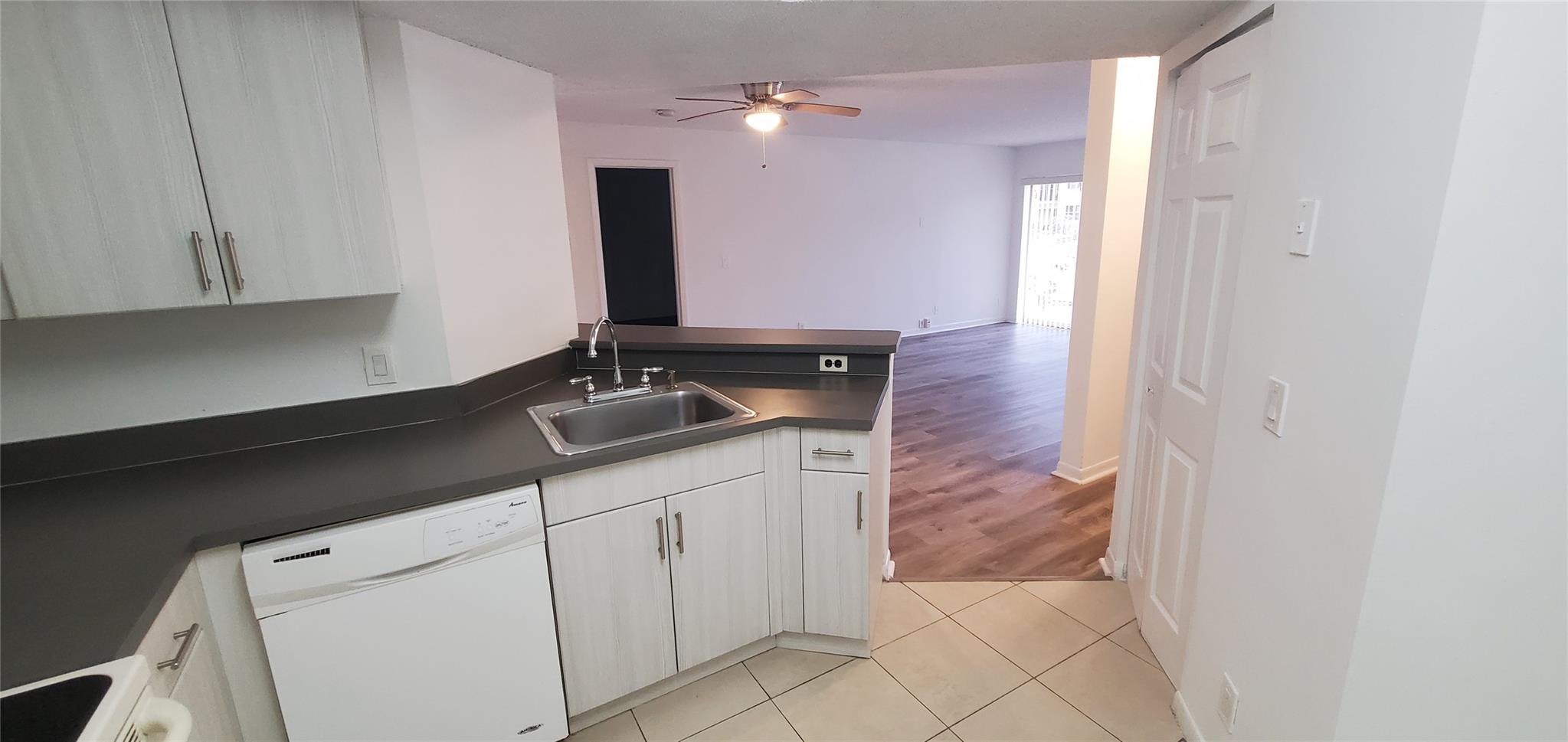 8781 Wiles Rd 104