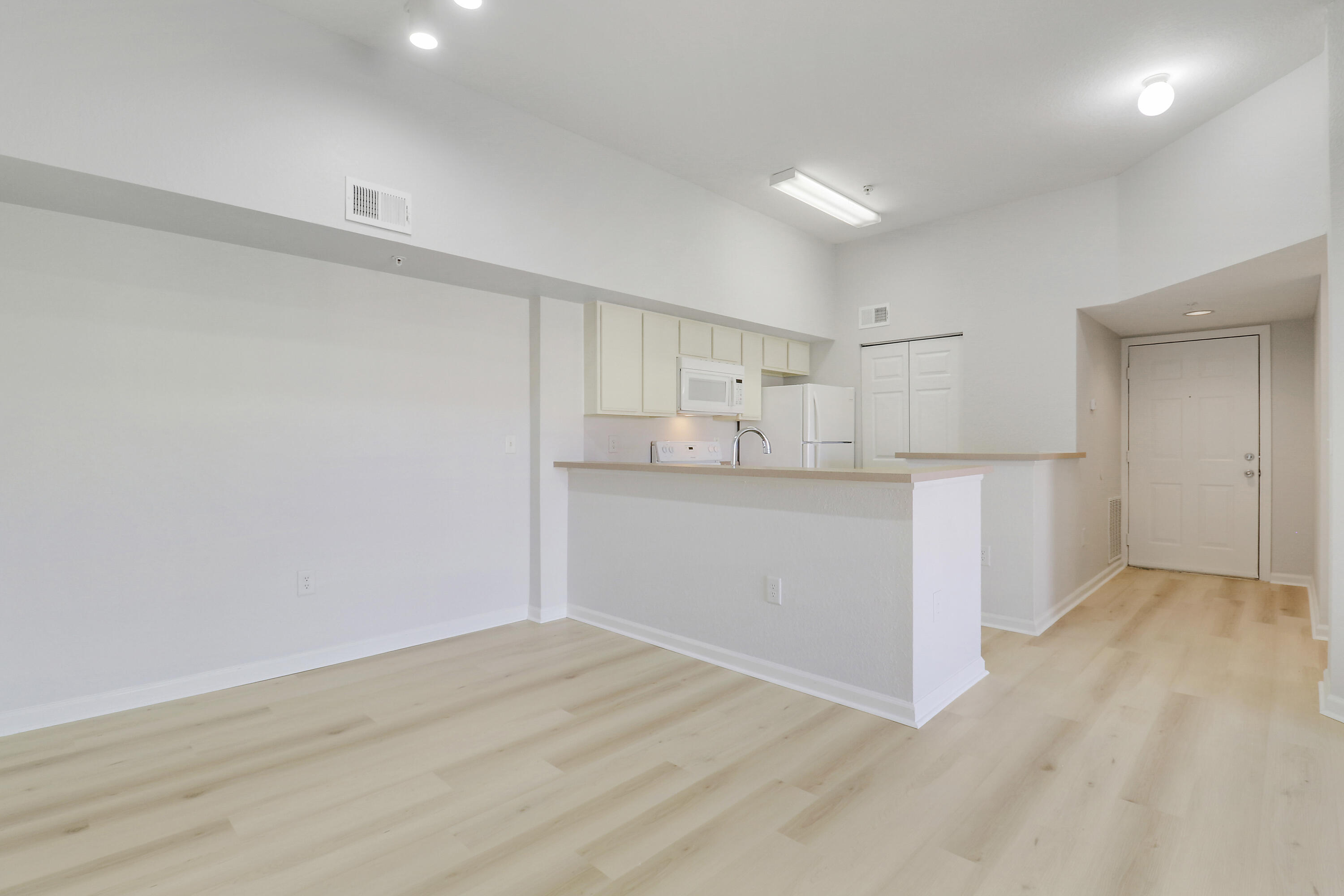 THE CLUB AT ST LUCIE WEST, A CONDOMINIUM - Residential