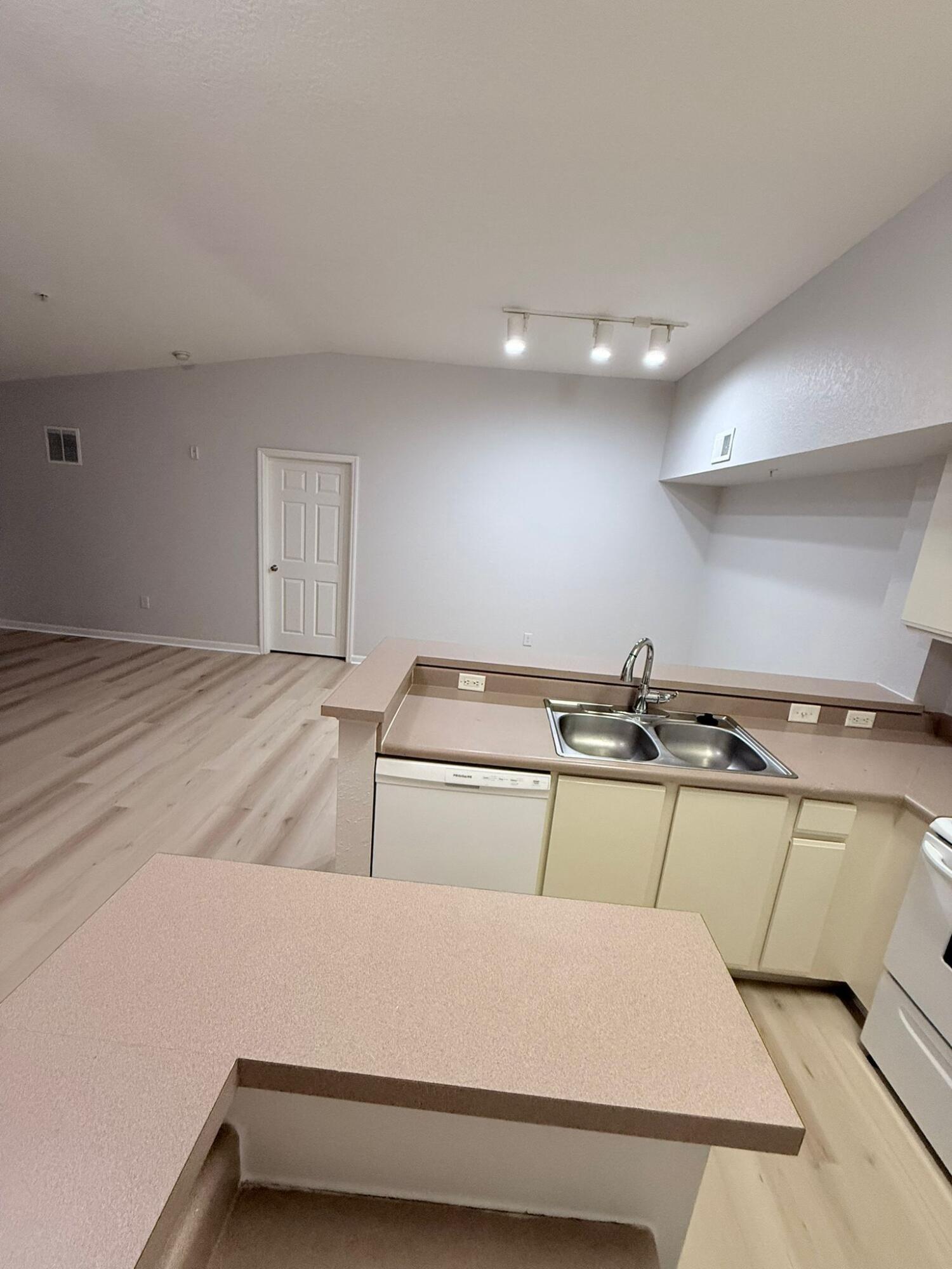 THE CLUB AT ST LUCIE WEST, A CONDOMINIUM - Residential