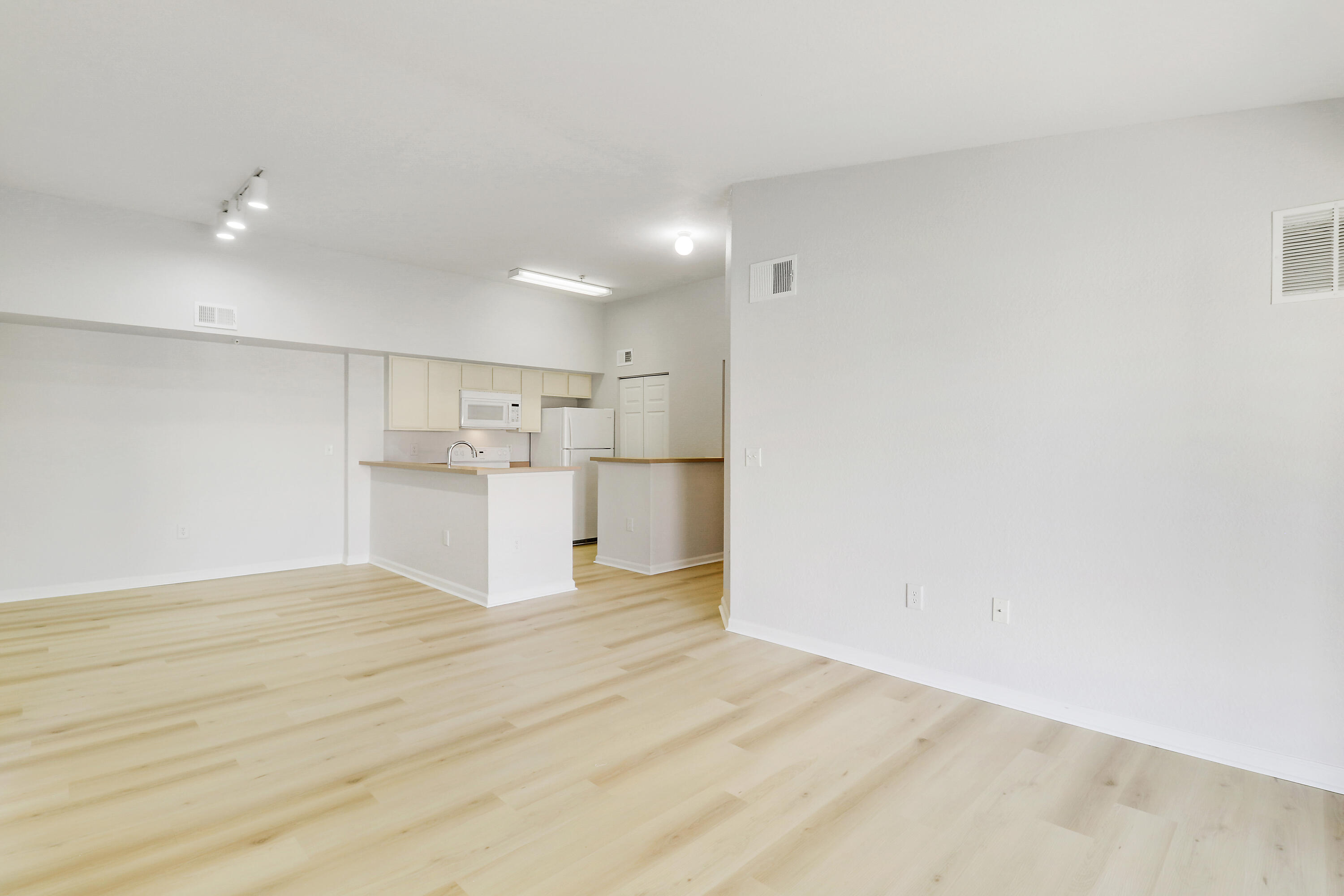 THE CLUB AT ST LUCIE WEST, A CONDOMINIUM - Residential