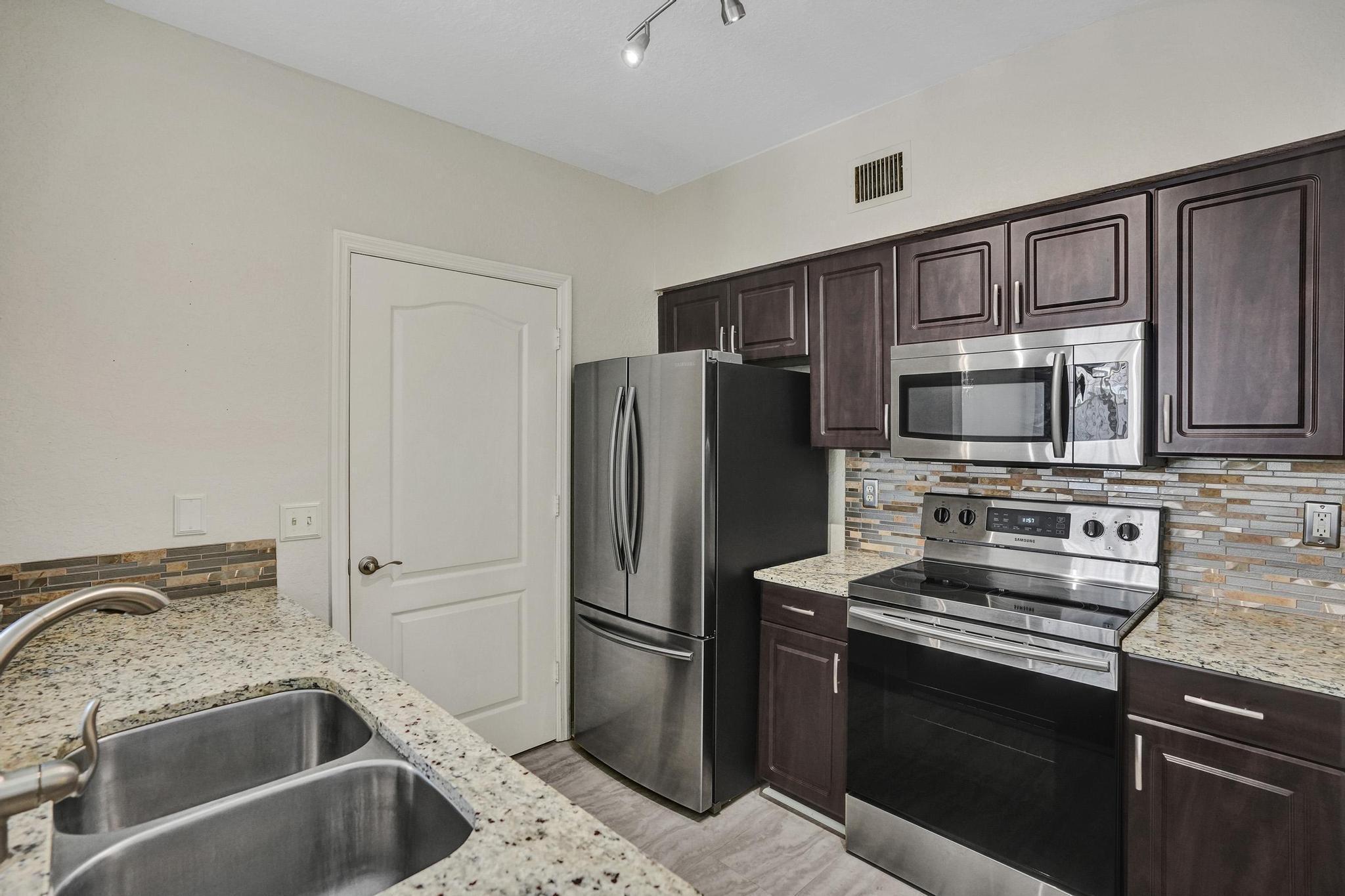 RESIDENCES OF BELMONT AT BOYNTON BEACH CONDO - Residential