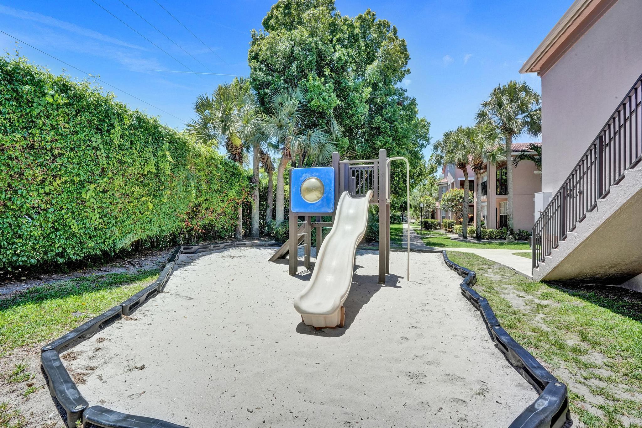 RESIDENCES OF BELMONT AT BOYNTON BEACH CONDO - Residential