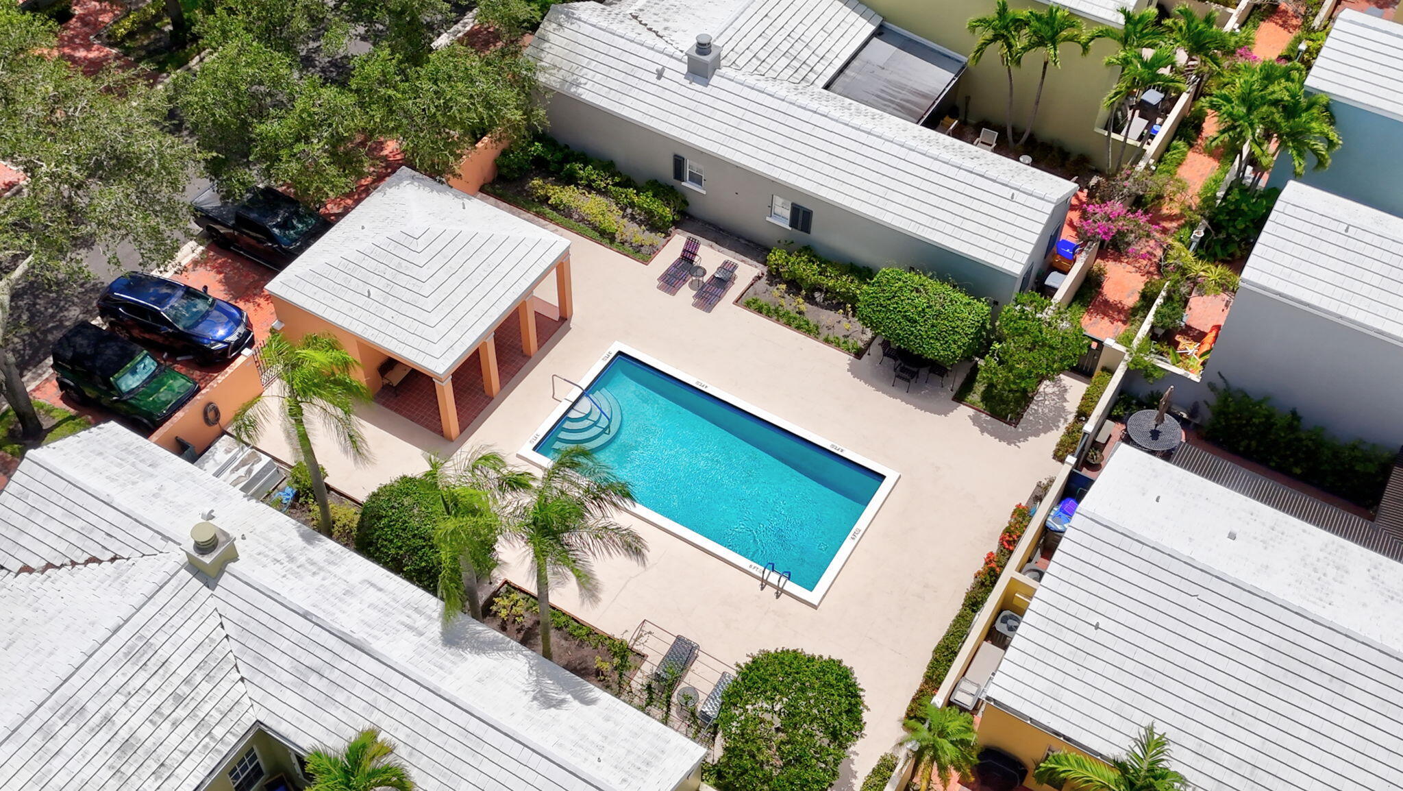 CHARLESTON PLACE - Residential