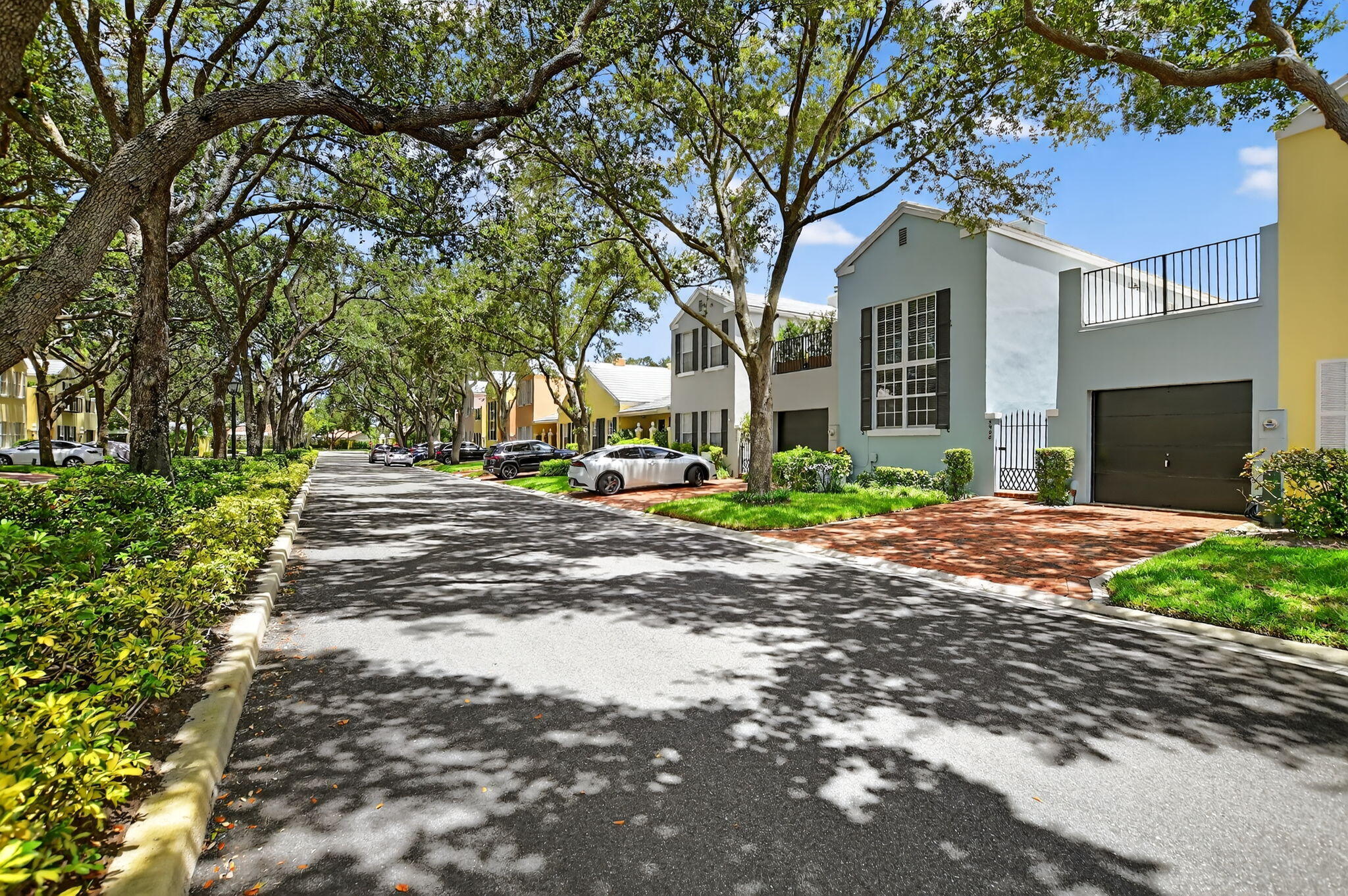 CHARLESTON PLACE - Residential