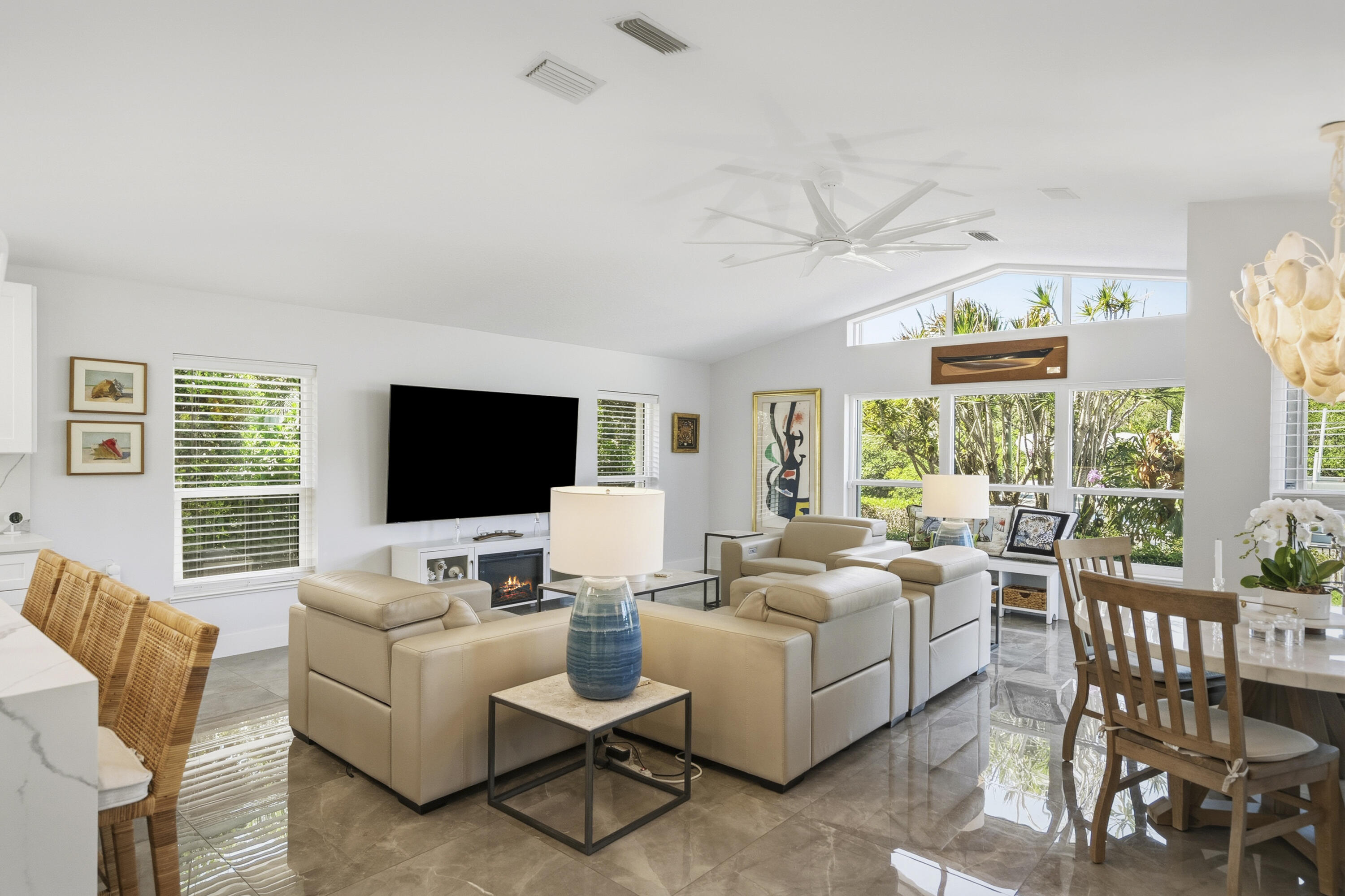 NORTH HOBE SOUND SHORES - Residential