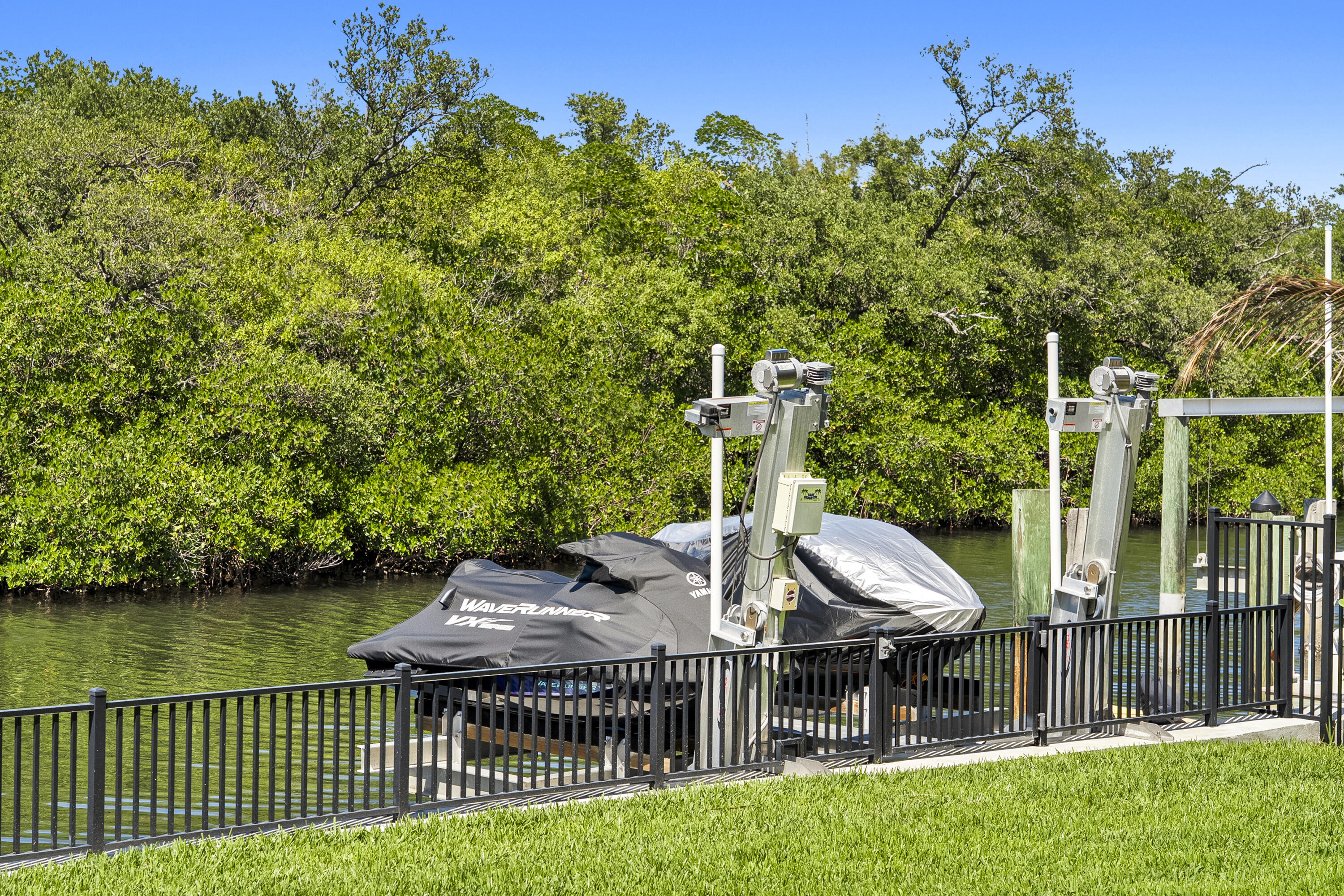 NORTH HOBE SOUND SHORES - Residential