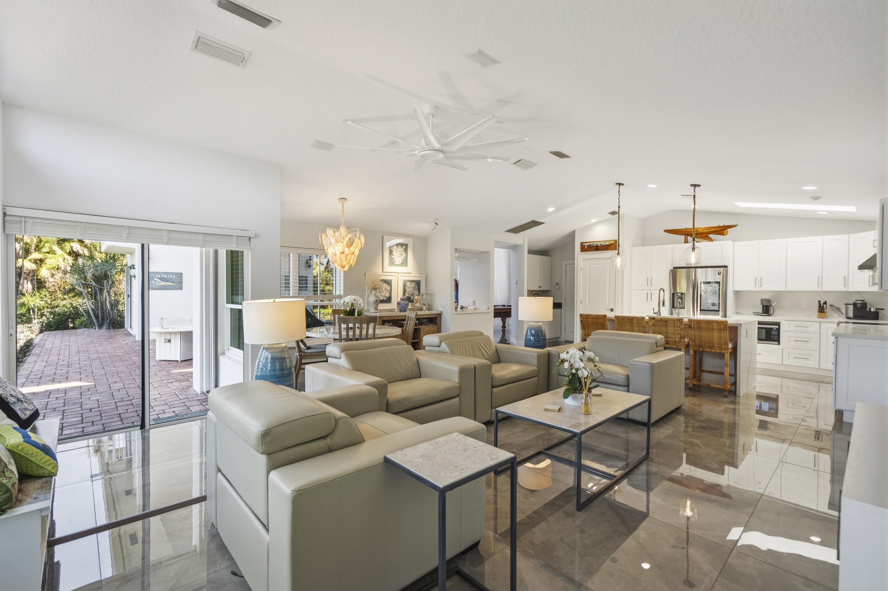 NORTH HOBE SOUND SHORES - Residential