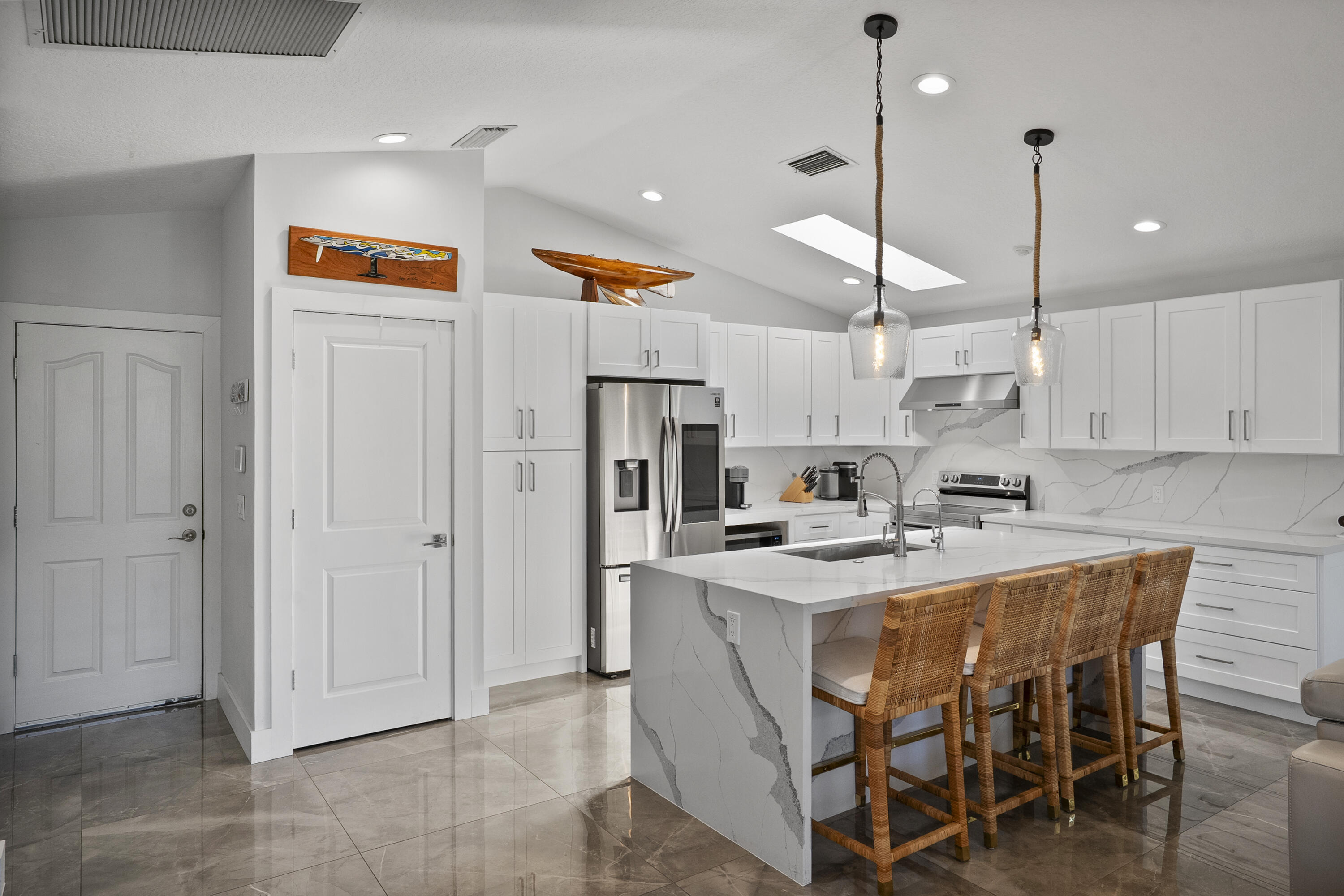 NORTH HOBE SOUND SHORES - Residential