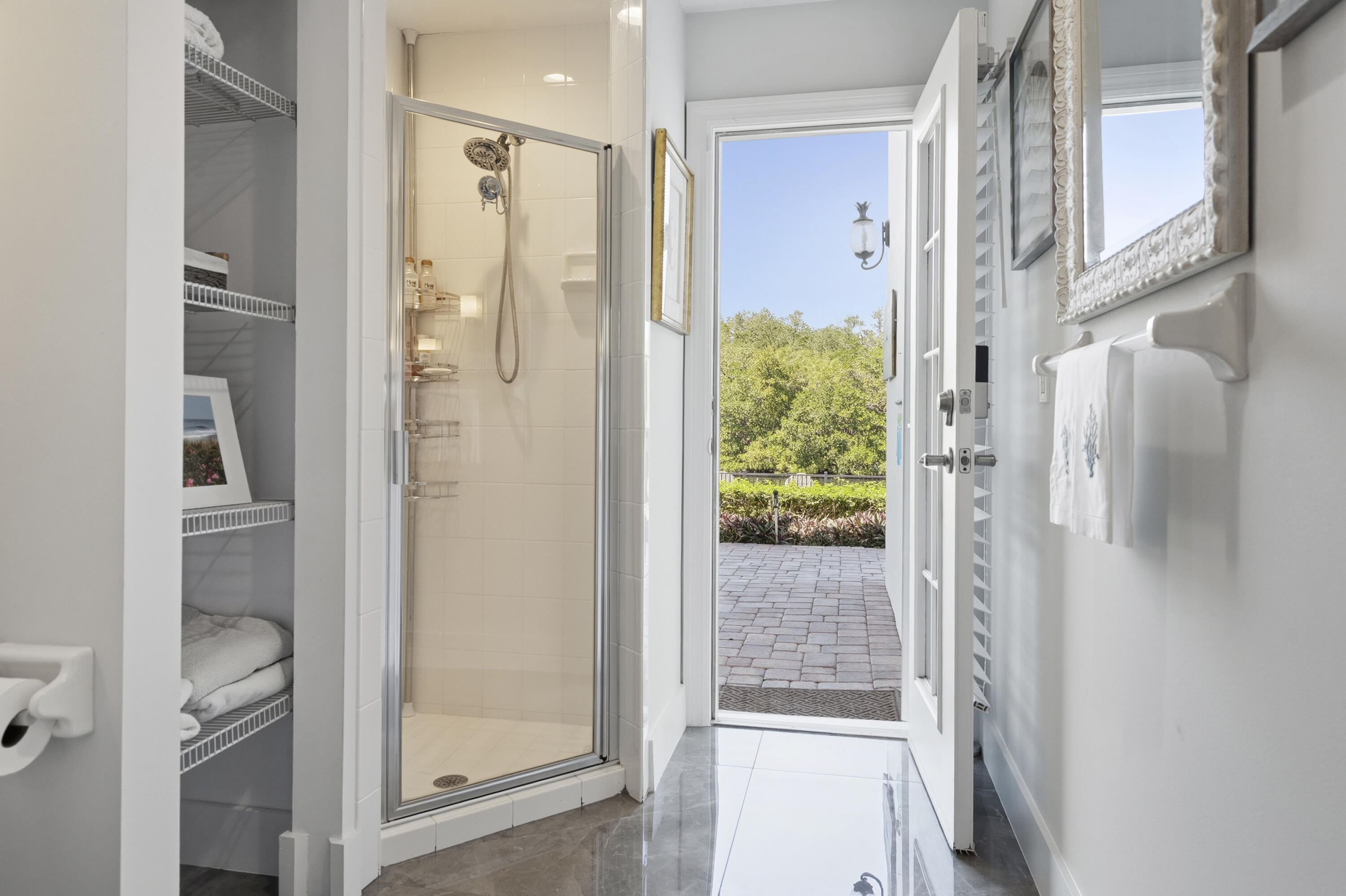 NORTH HOBE SOUND SHORES - Residential