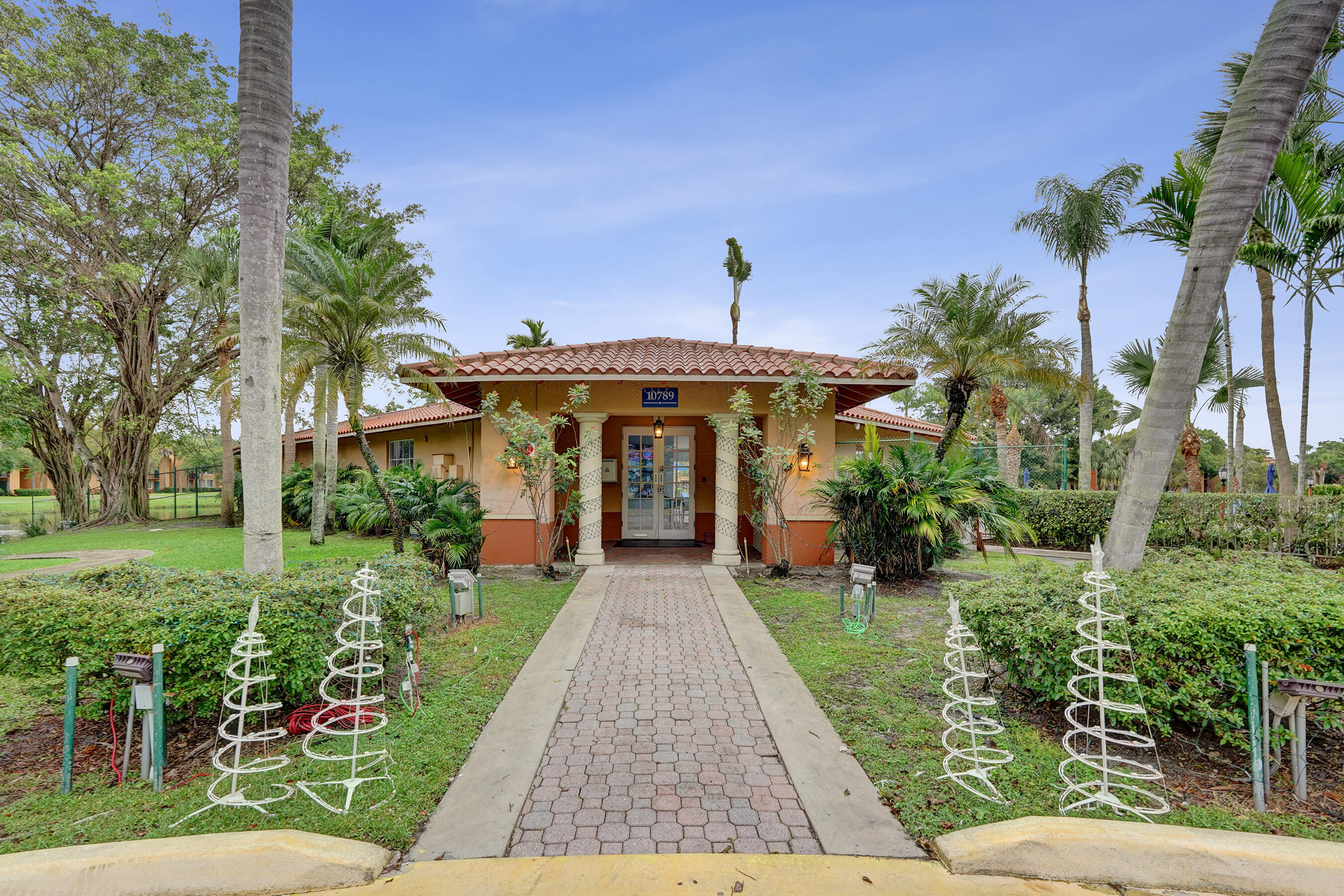 LAKES OF JACARANDA CONDO - Residential Lease