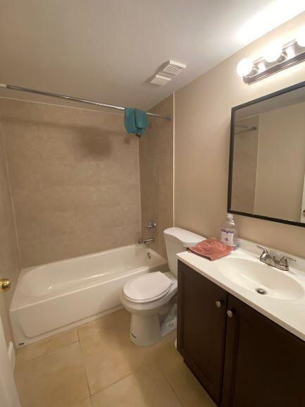 LAKES OF JACARANDA CONDO - Residential Lease