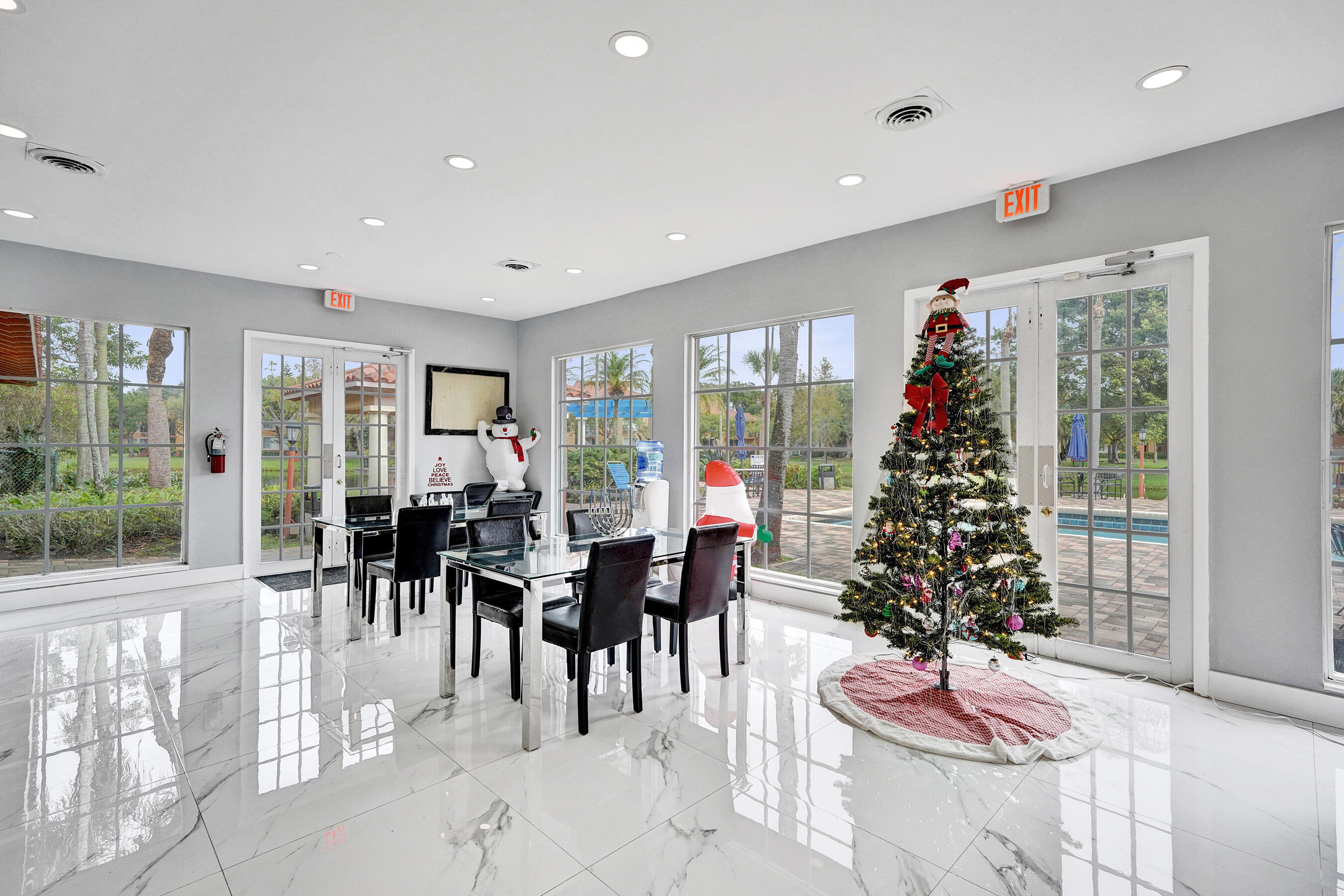 LAKES OF JACARANDA CONDO - Residential Lease