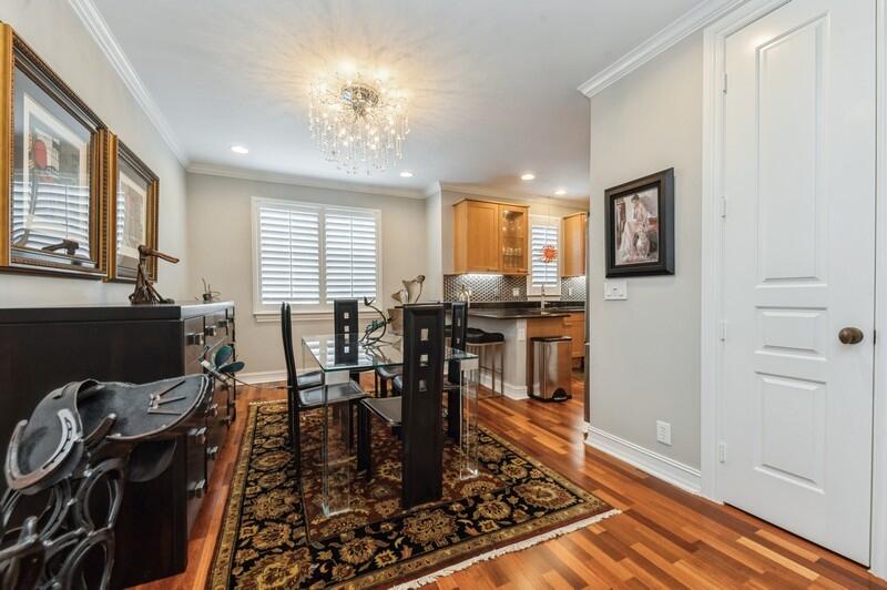 MALLORY SQUARE - Residential