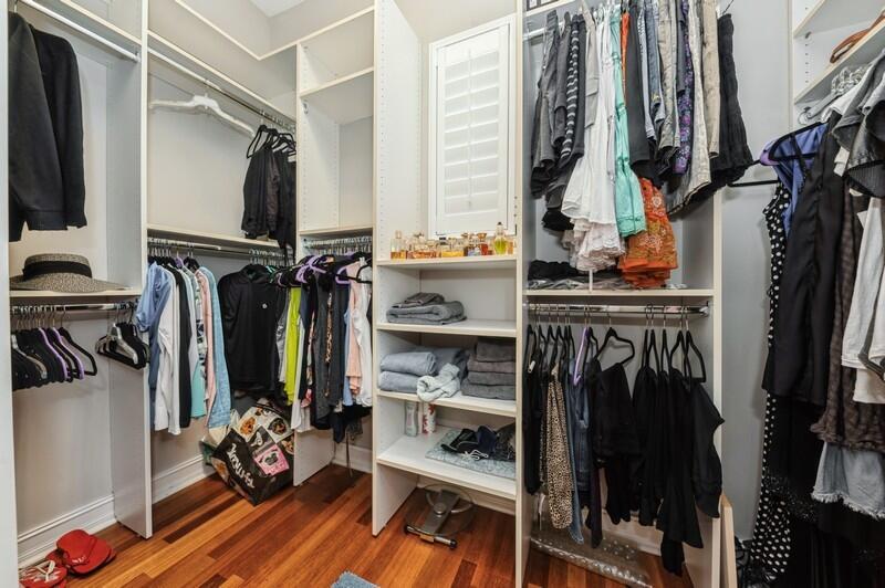 MALLORY SQUARE - Residential