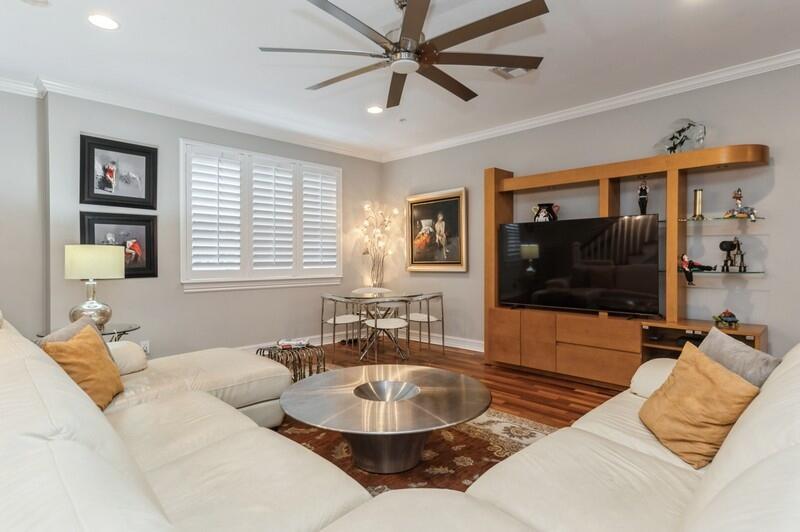 MALLORY SQUARE - Residential