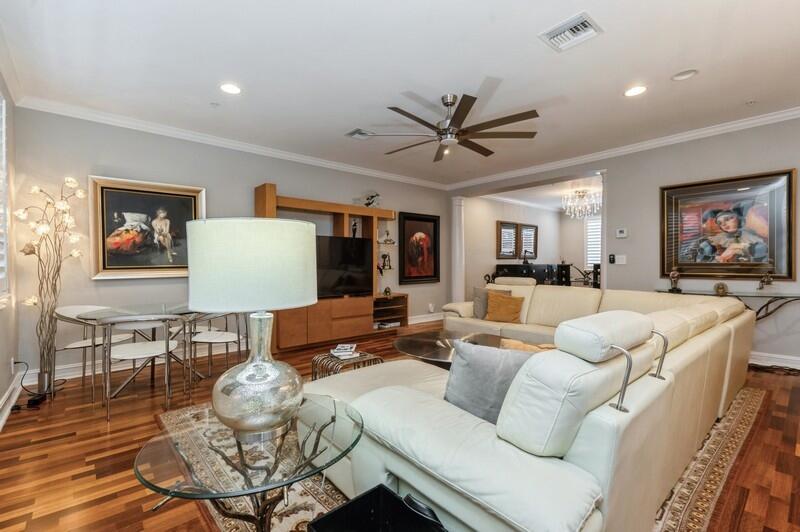 MALLORY SQUARE - Residential