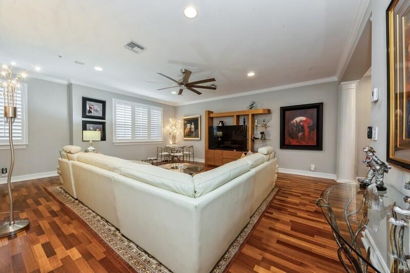 MALLORY SQUARE - Residential