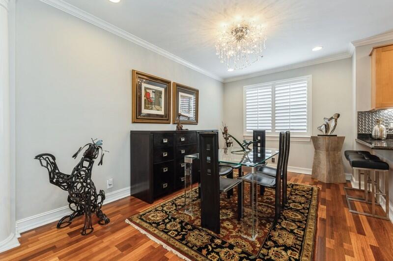 MALLORY SQUARE - Residential