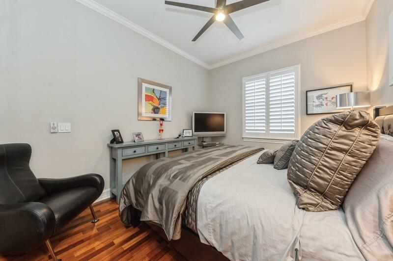 MALLORY SQUARE - Residential