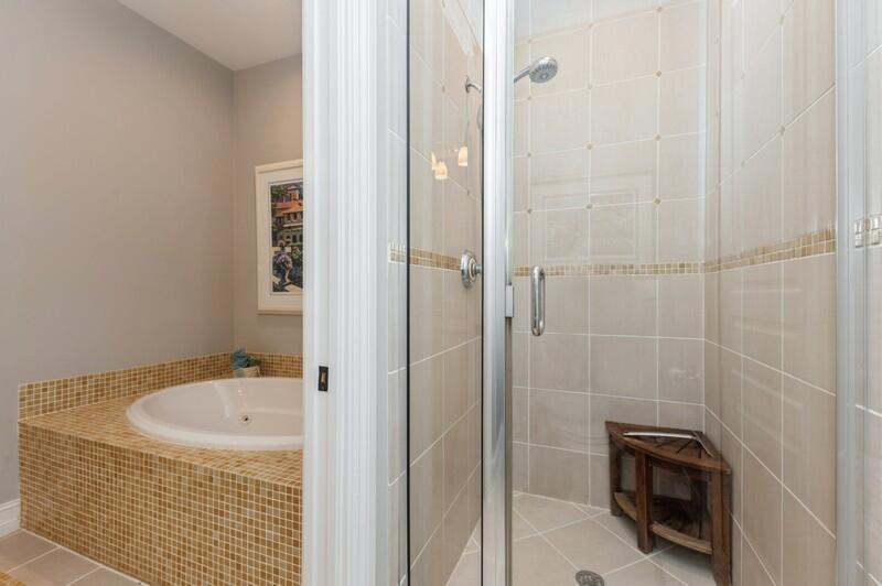 MALLORY SQUARE - Residential