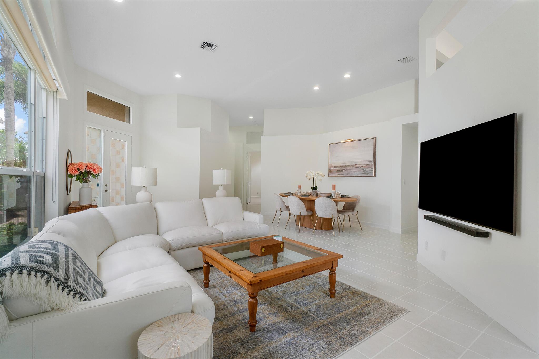 CORAL CAY - Residential Lease