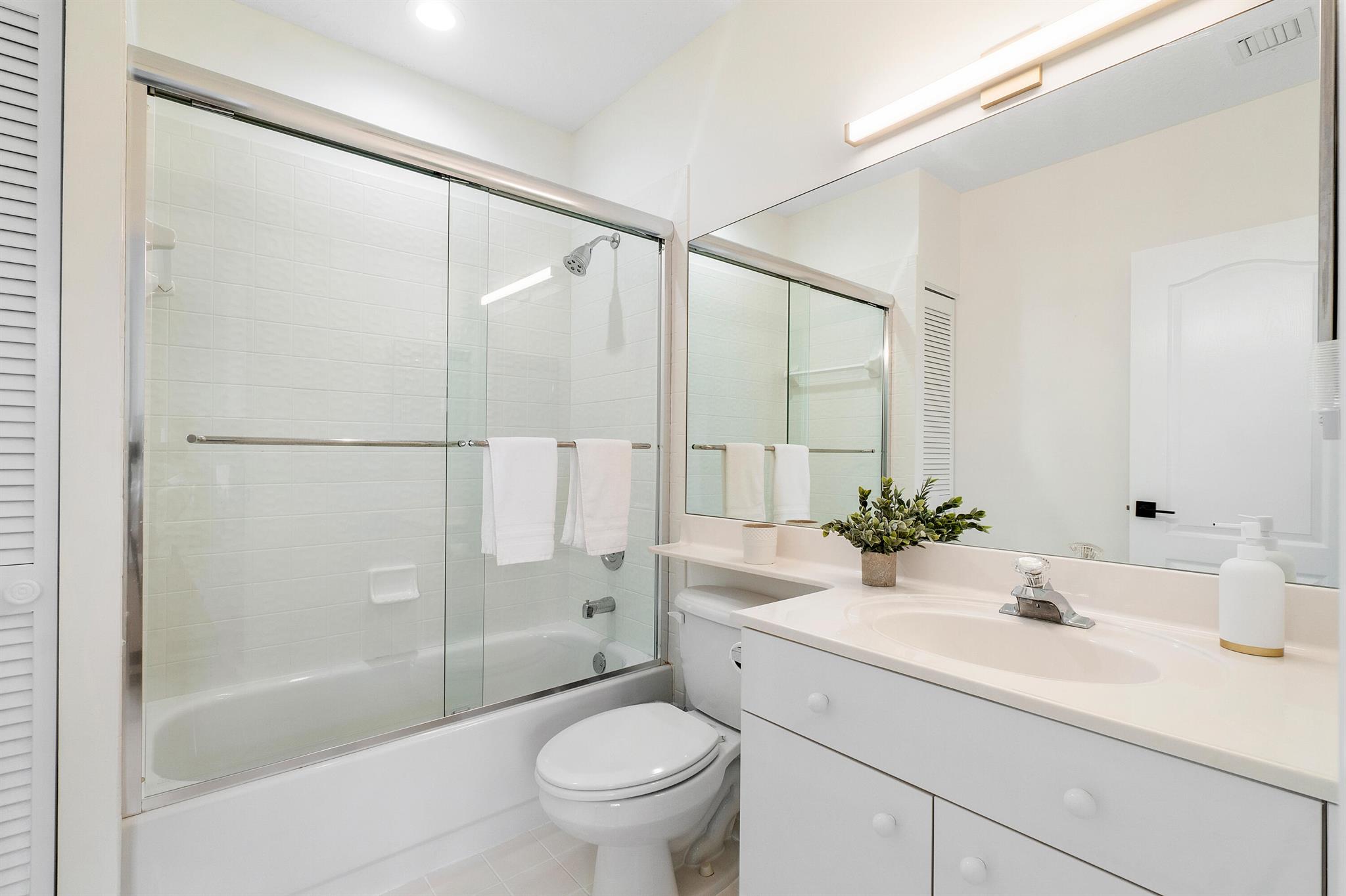 CORAL CAY - Residential Lease