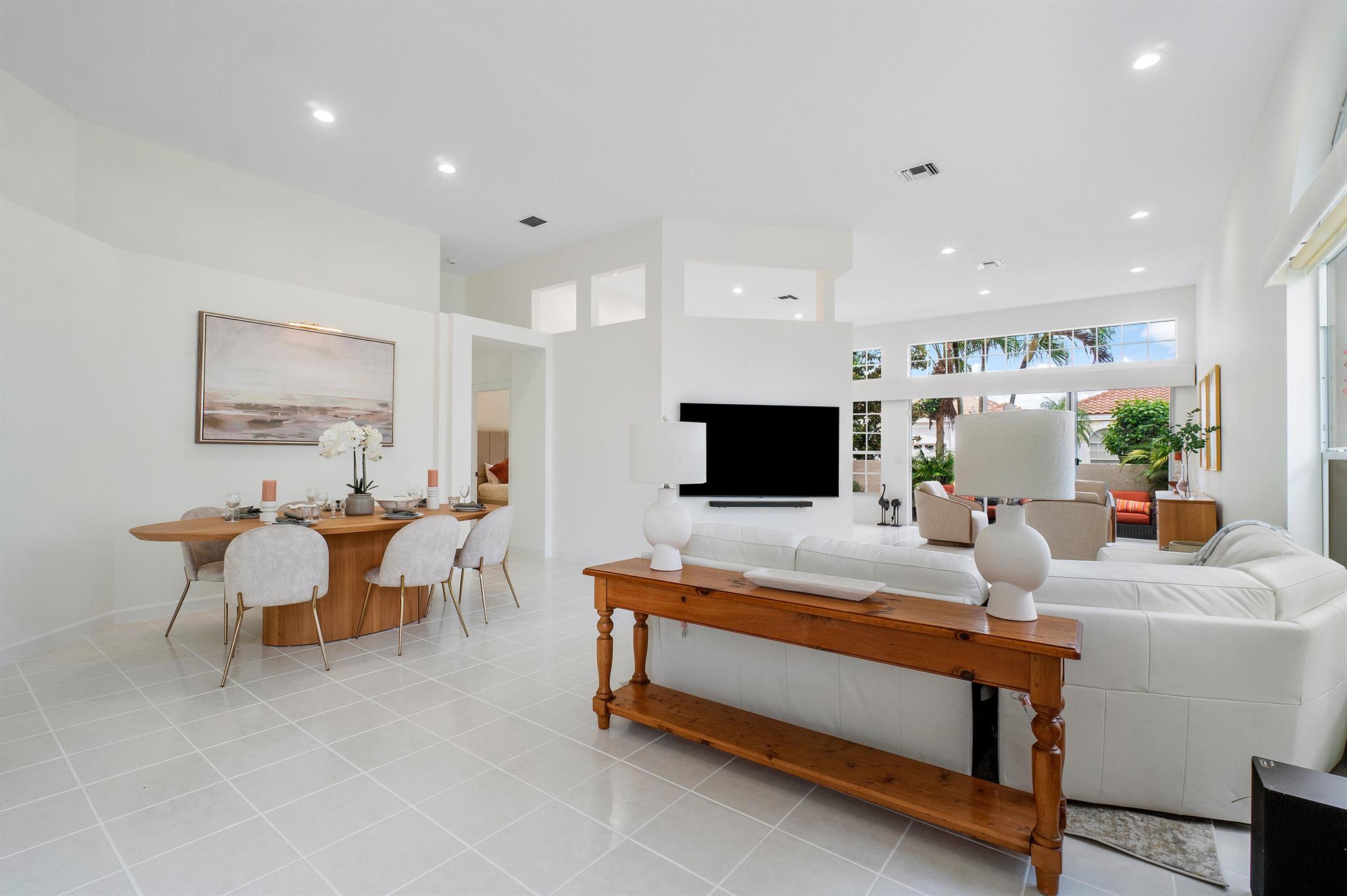 CORAL CAY - Residential Lease