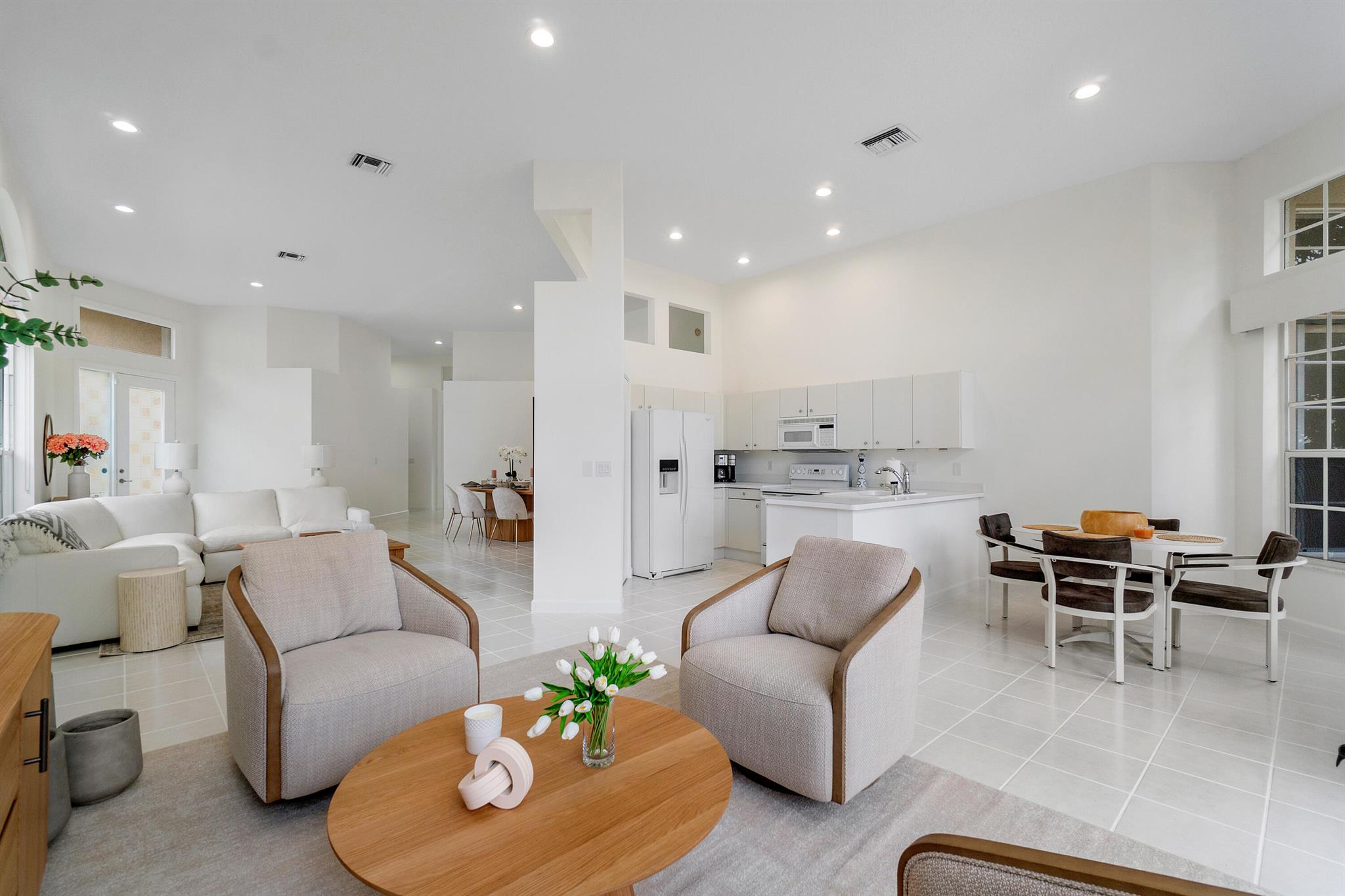 CORAL CAY - Residential Lease