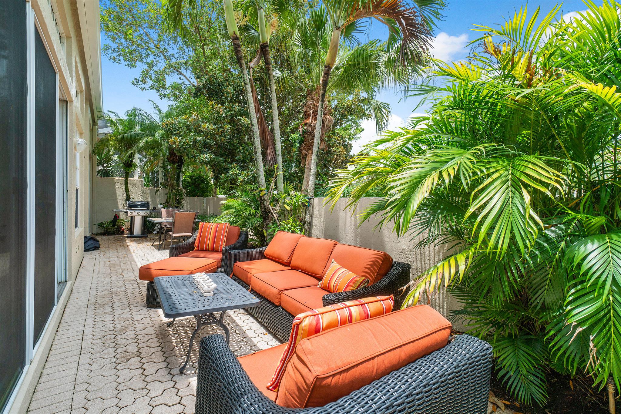 CORAL CAY - Residential Lease