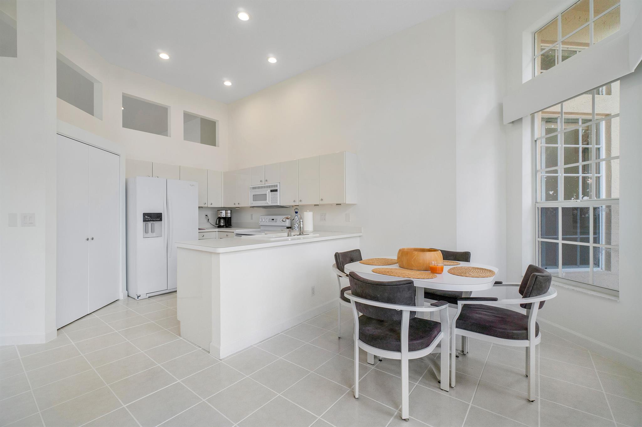 CORAL CAY - Residential Lease