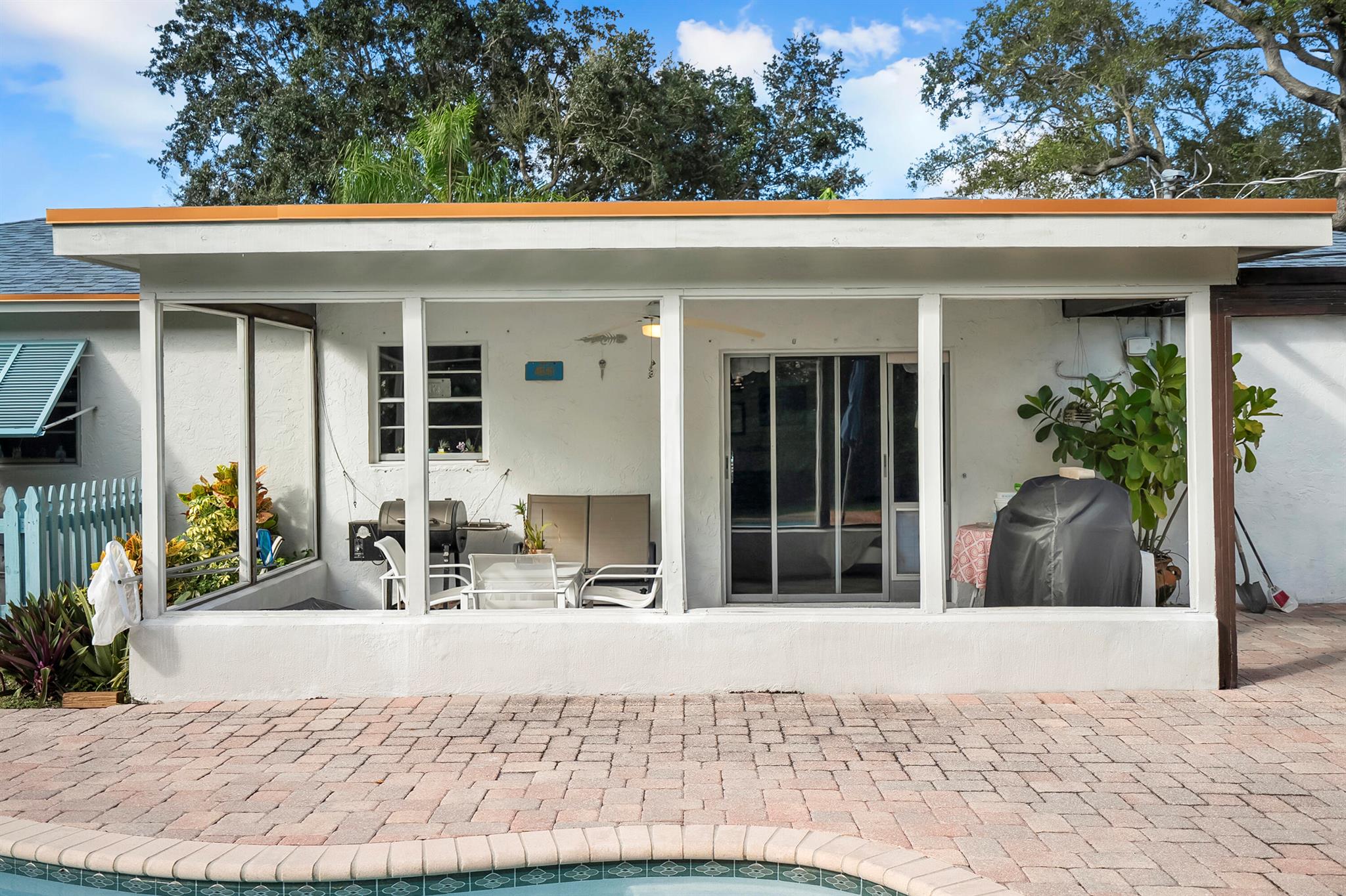 WATERWAY MANOR - Residential