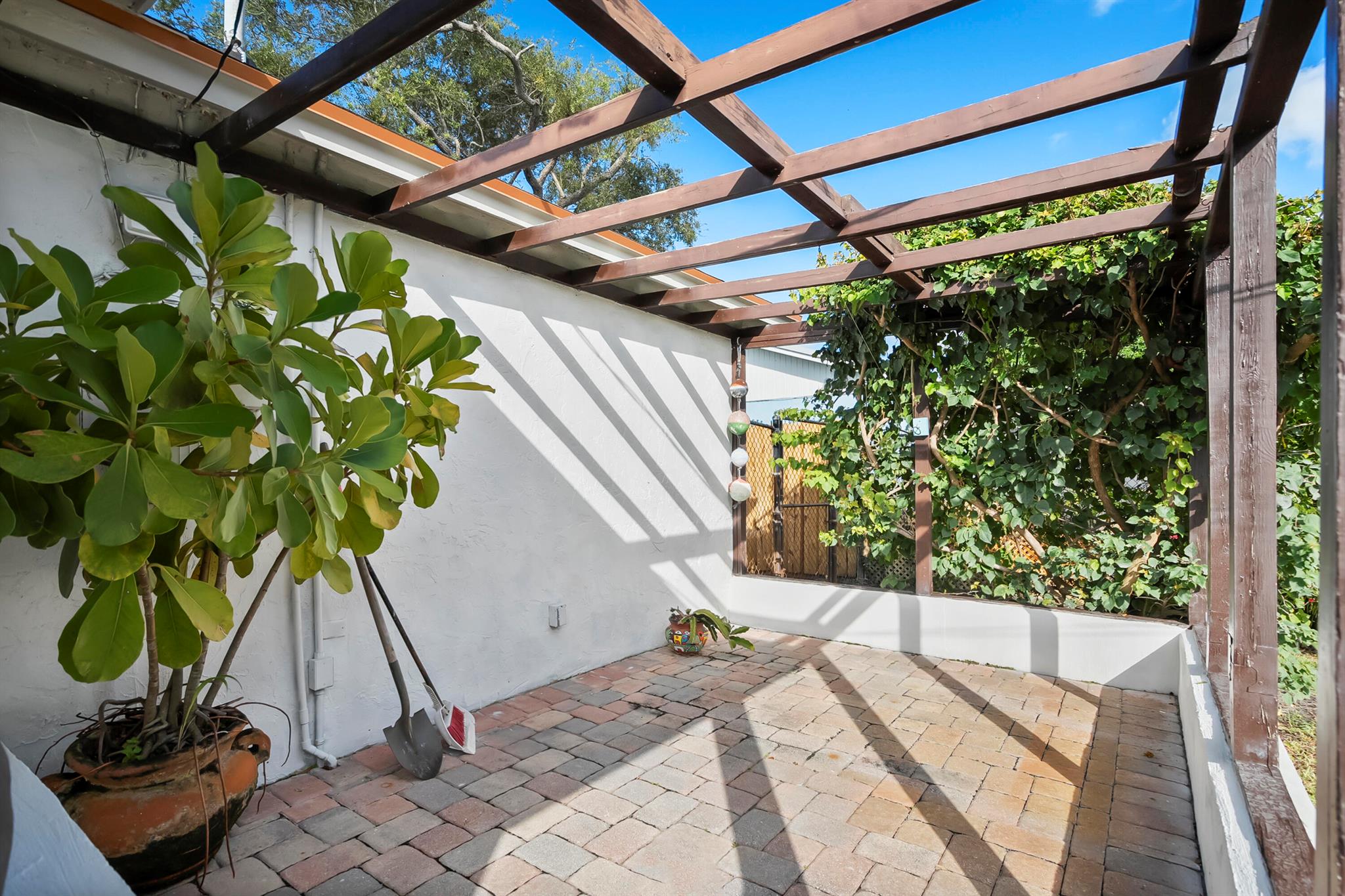 WATERWAY MANOR - Residential