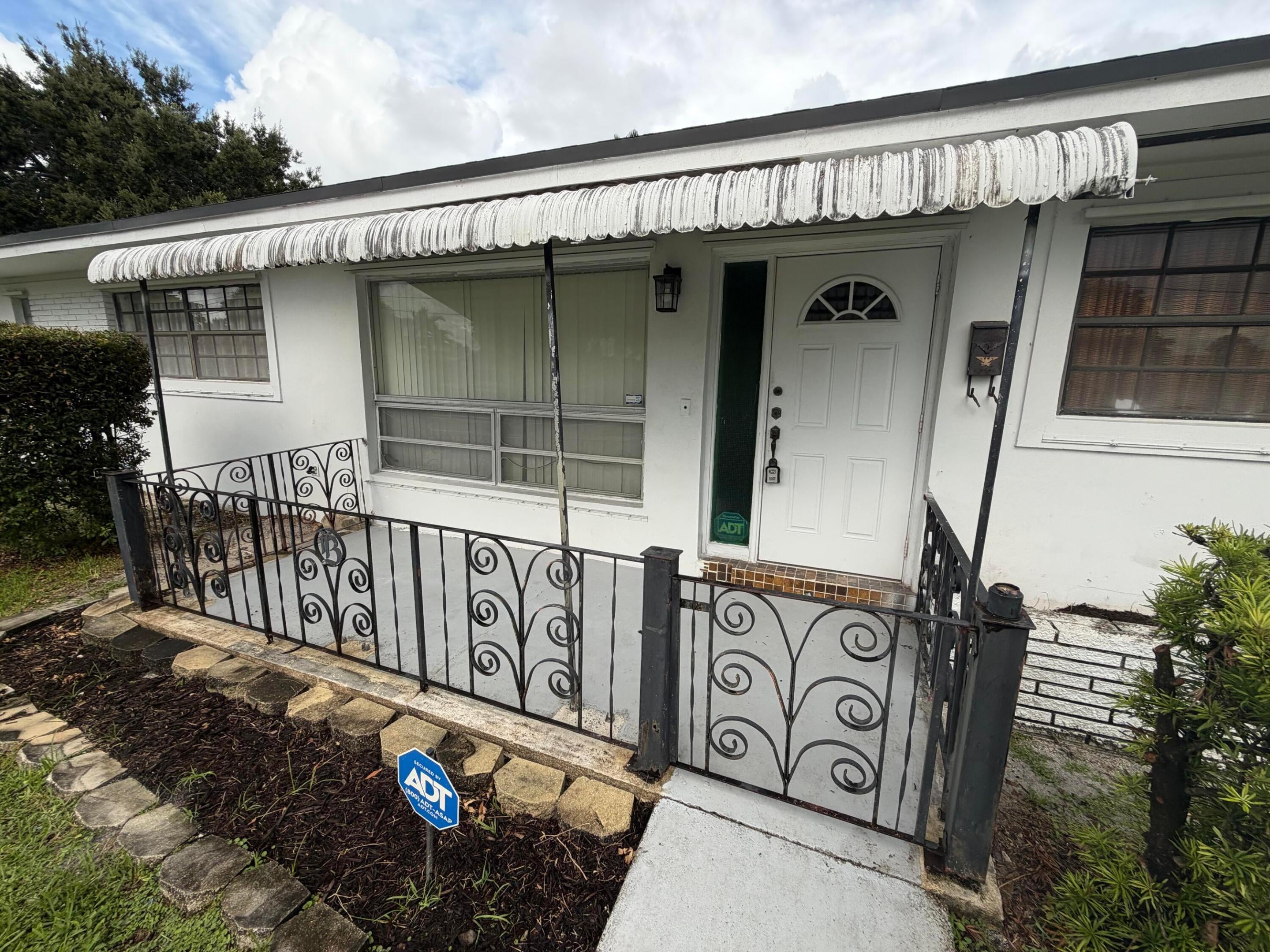 717 SW 2ND Terrace