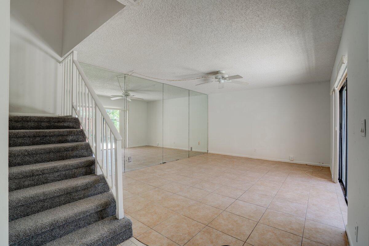2530 Albatross Road N 8-B