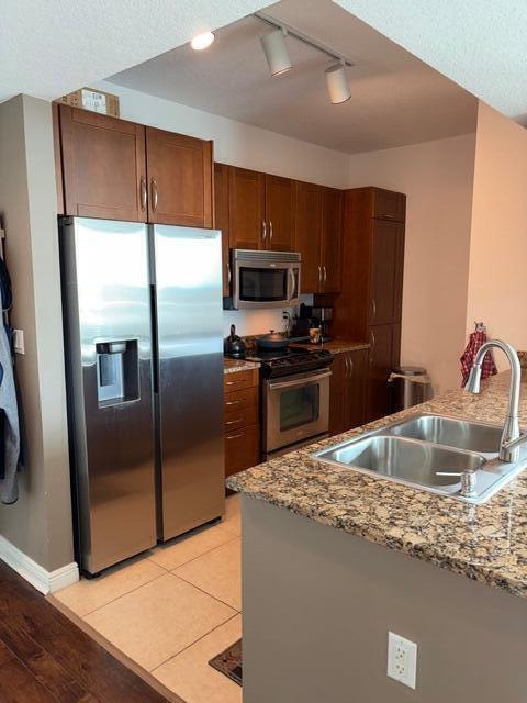 CASA COSTA CONDO - Residential Lease