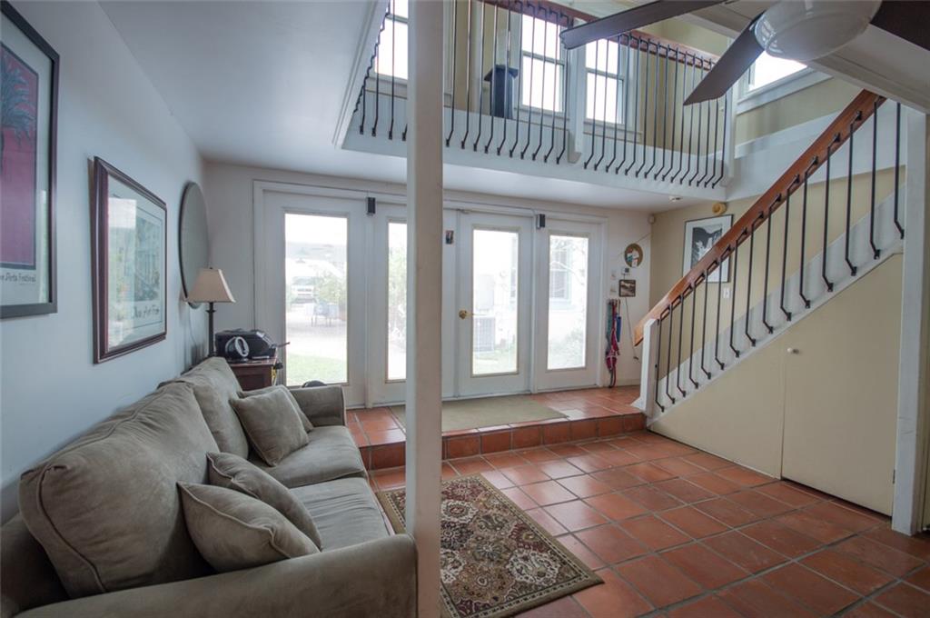Rio Vista C J Hectors Res - Residential
