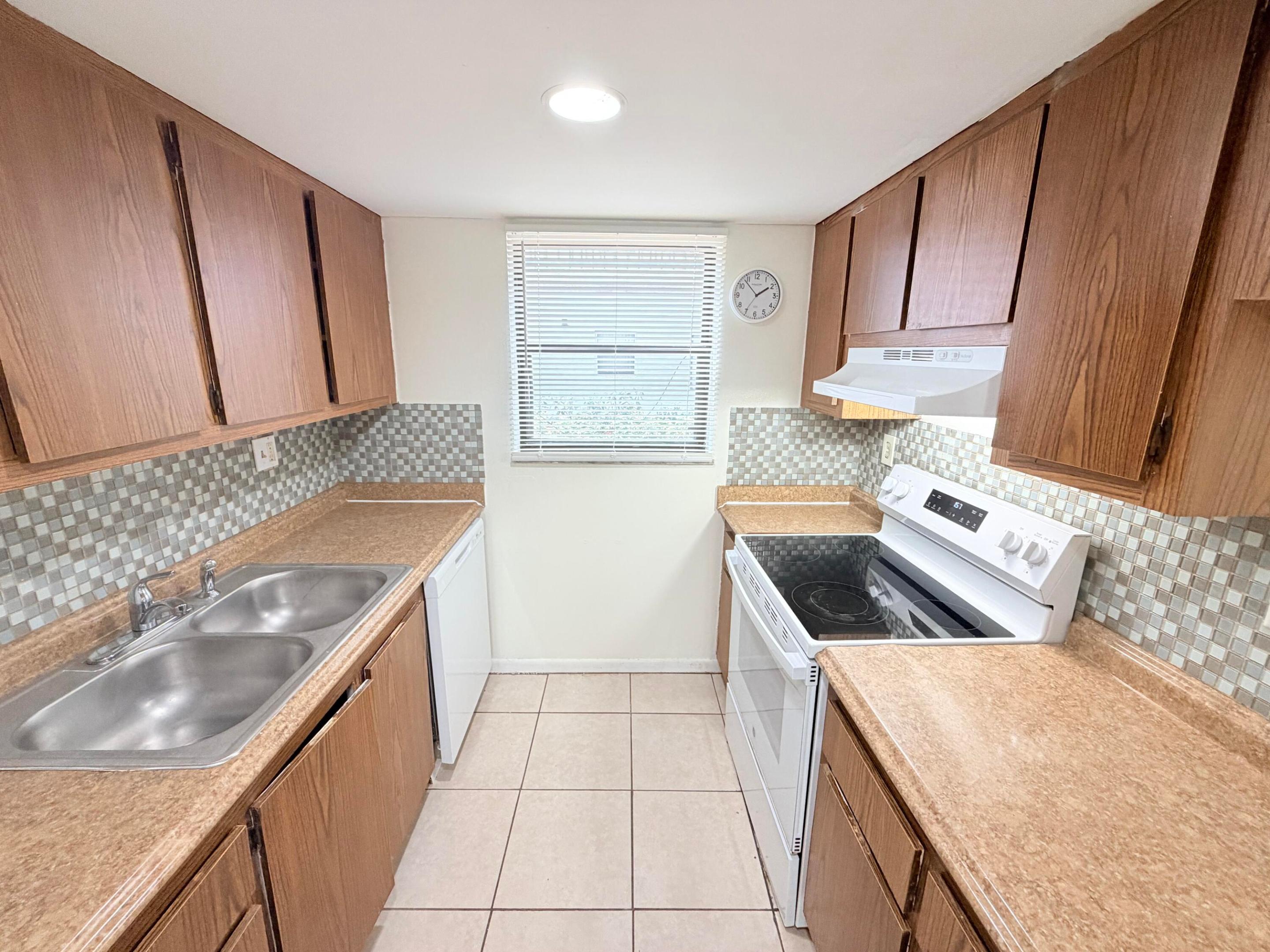 2000 N Congress Avenue 103