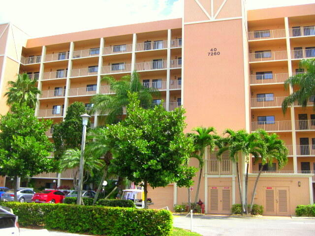 HUNTINGTON LAKES SEC FIVE CONDOS - Residential