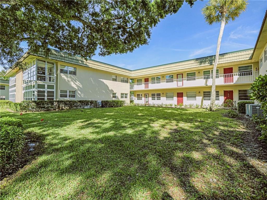 Photo of 3 Vista Gardens TRL, Vero Beach, FL 32962 (MLS # B26026133)