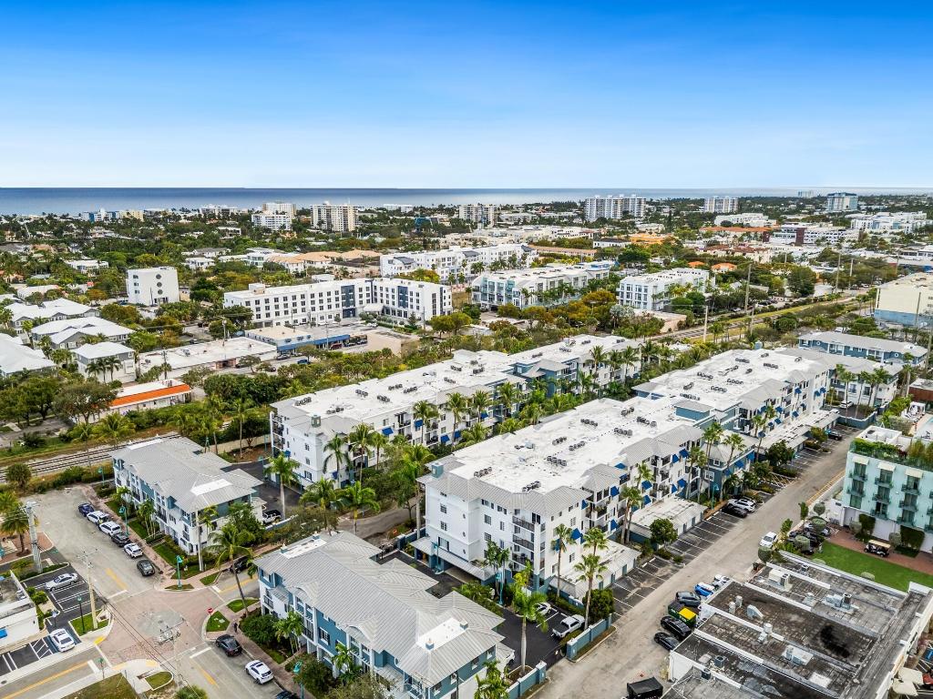 PINEAPPLE GROVE VILLAGE CONDO - Residential