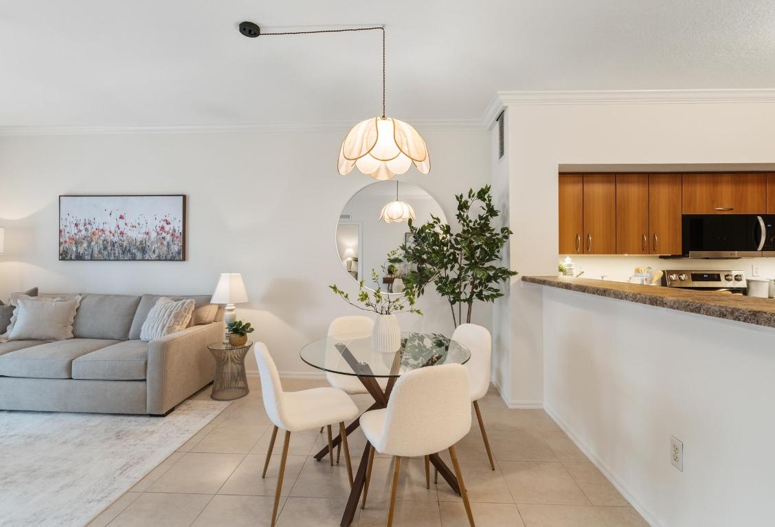 PINEAPPLE GROVE VILLAGE CONDO - Residential