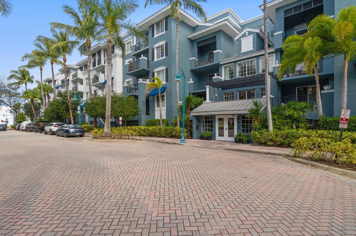 PINEAPPLE GROVE VILLAGE CONDO - Residential