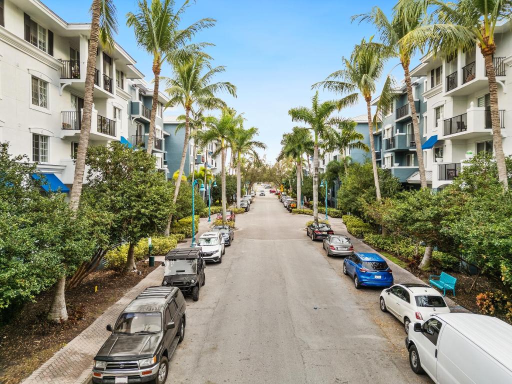 PINEAPPLE GROVE VILLAGE CONDO - Residential